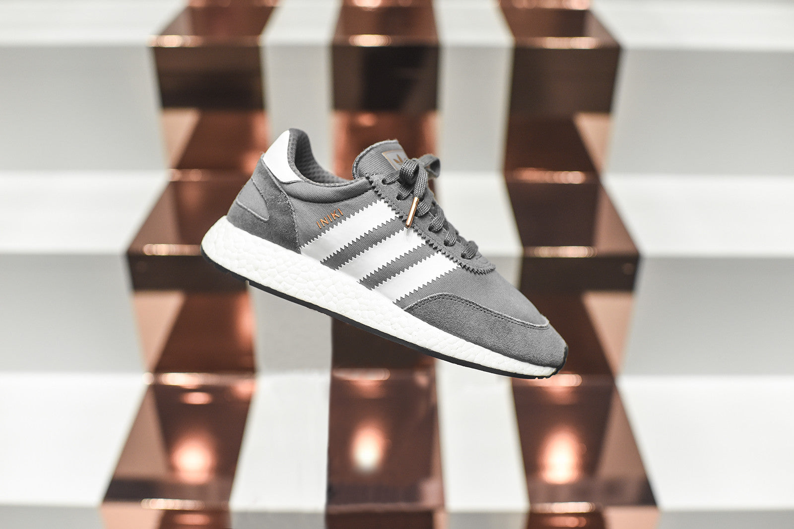 iniki runner grey