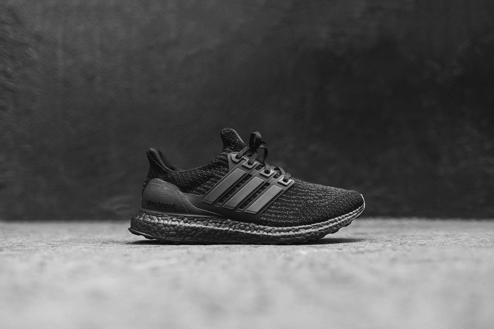 ultra boost 1 triple black
