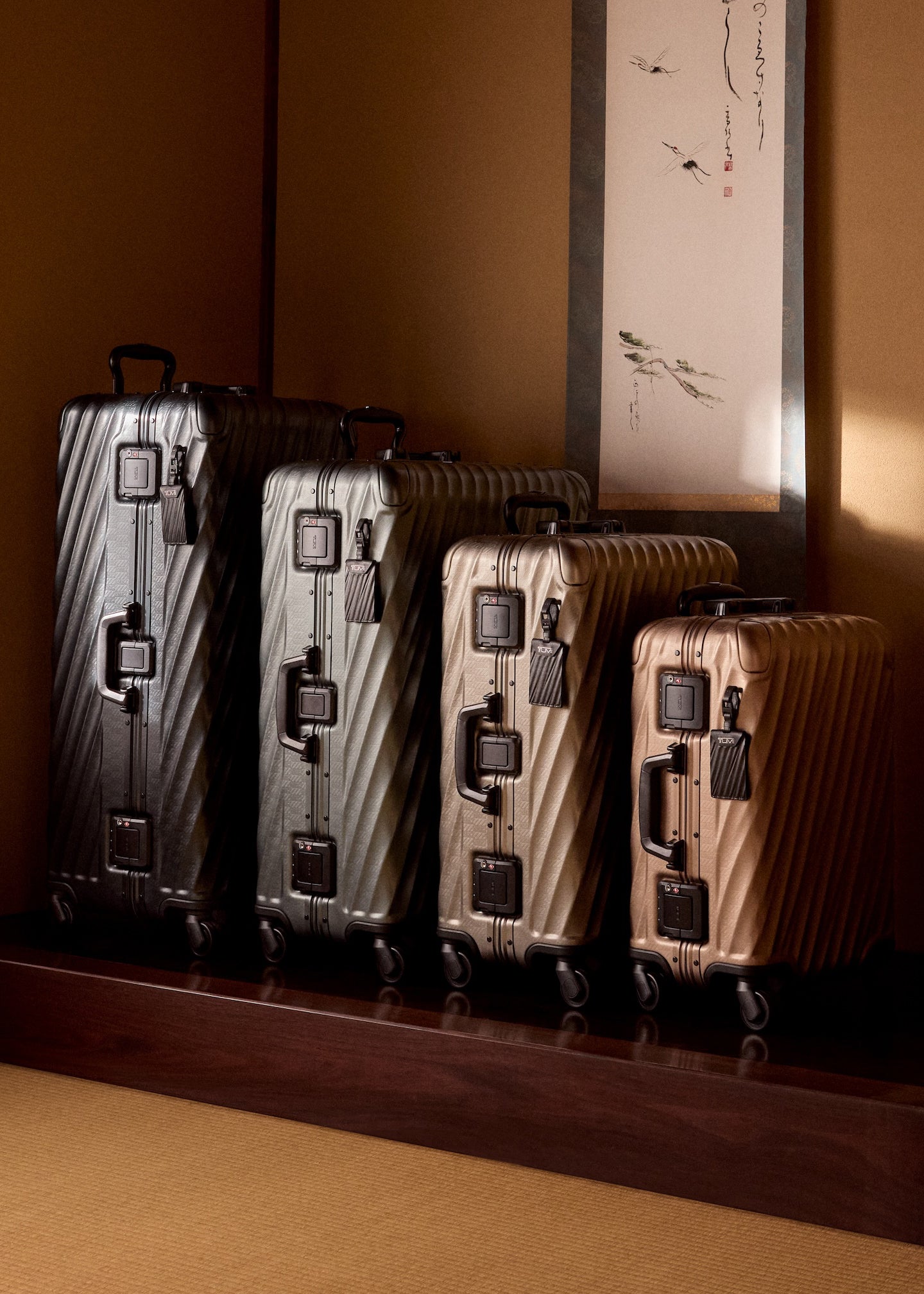 TUMI KITH コラボ キャリーケース　インターナショナルキャリーオン Kith for Tumi トラベルコレクション | Uncrate