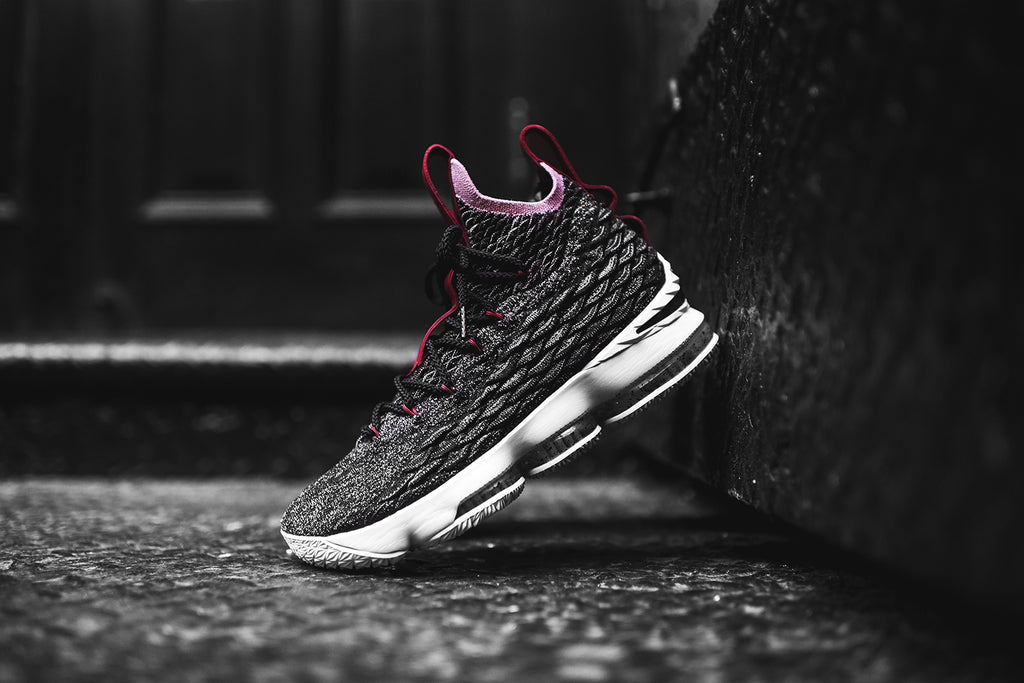 Lebron 15 team red top