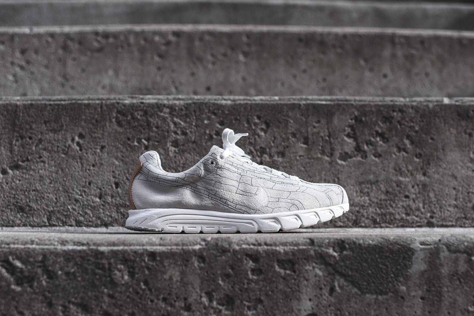 nike mayfly white