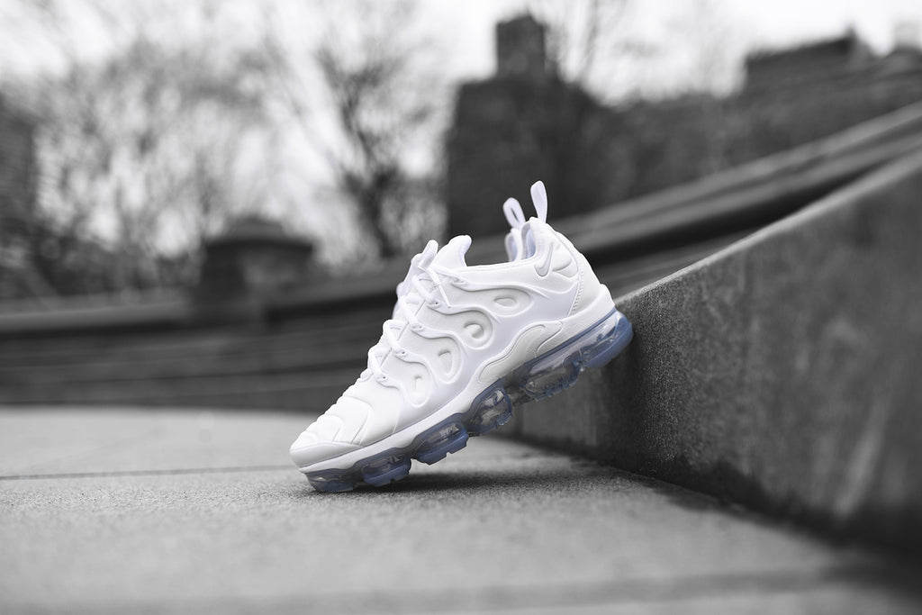 Nike shoes vapormax white online