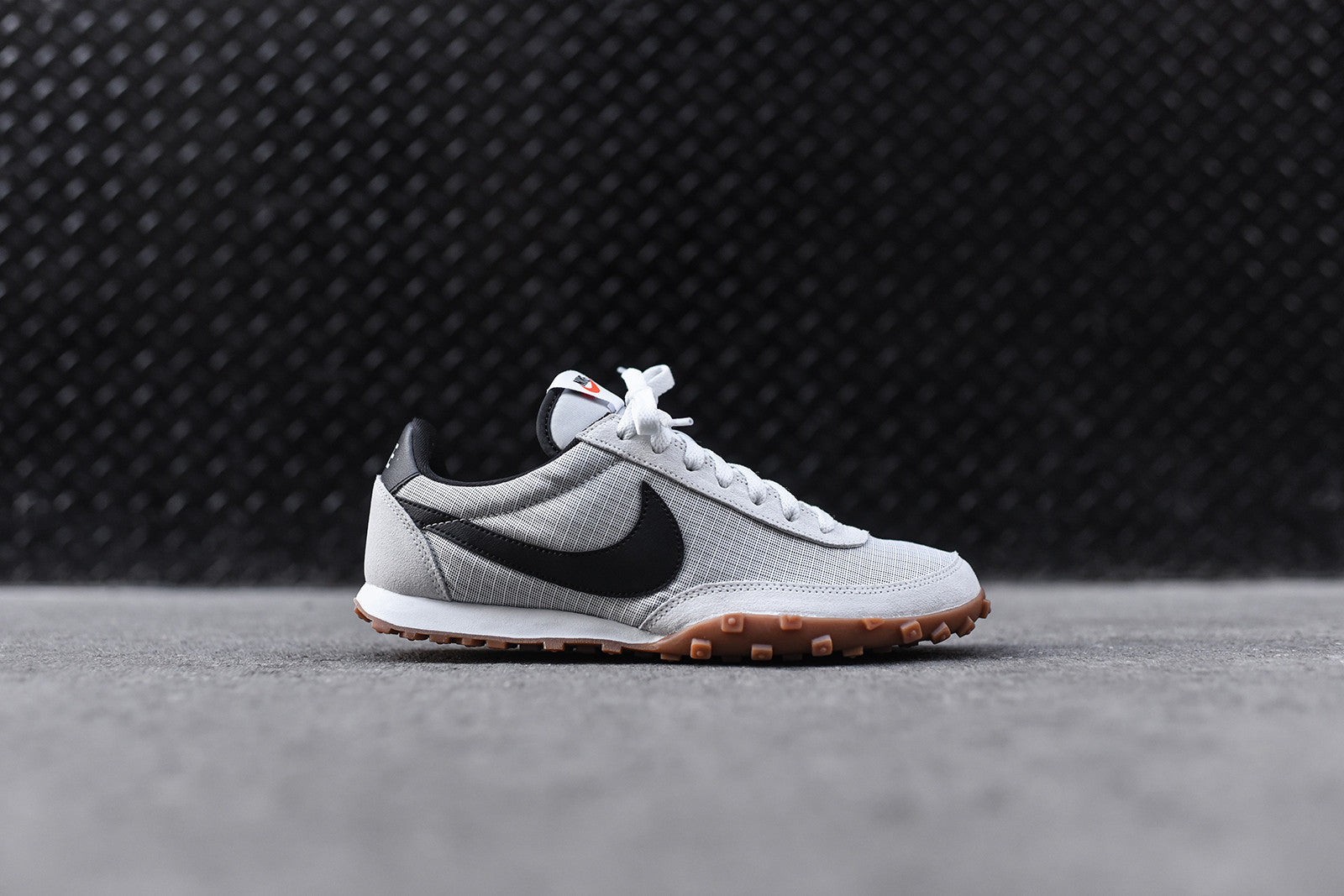 nike waffle racer black and white