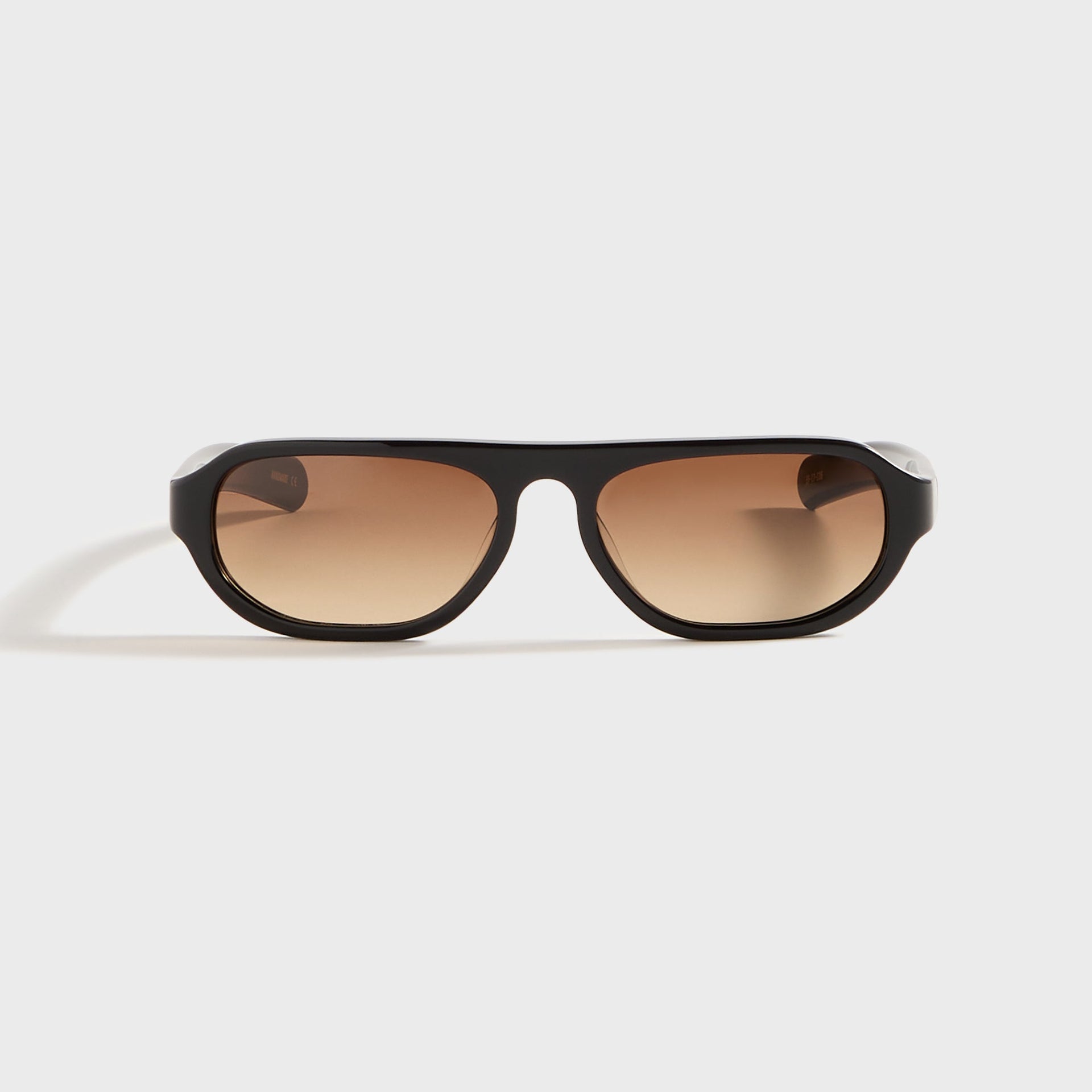 Flatlist Penn in Solid Black / Brown Gradient Lens