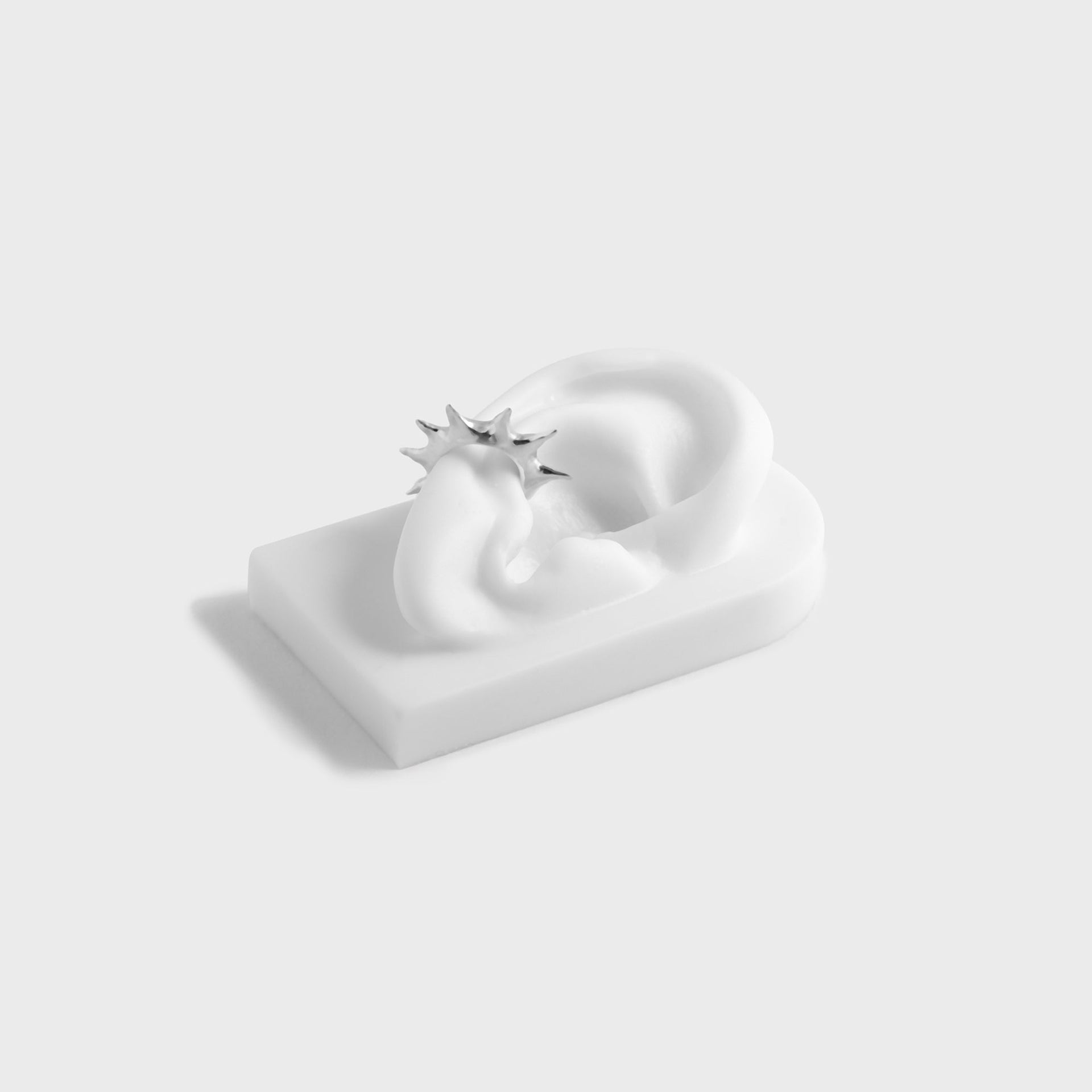 Faris Spina Ear Cuff in Silver