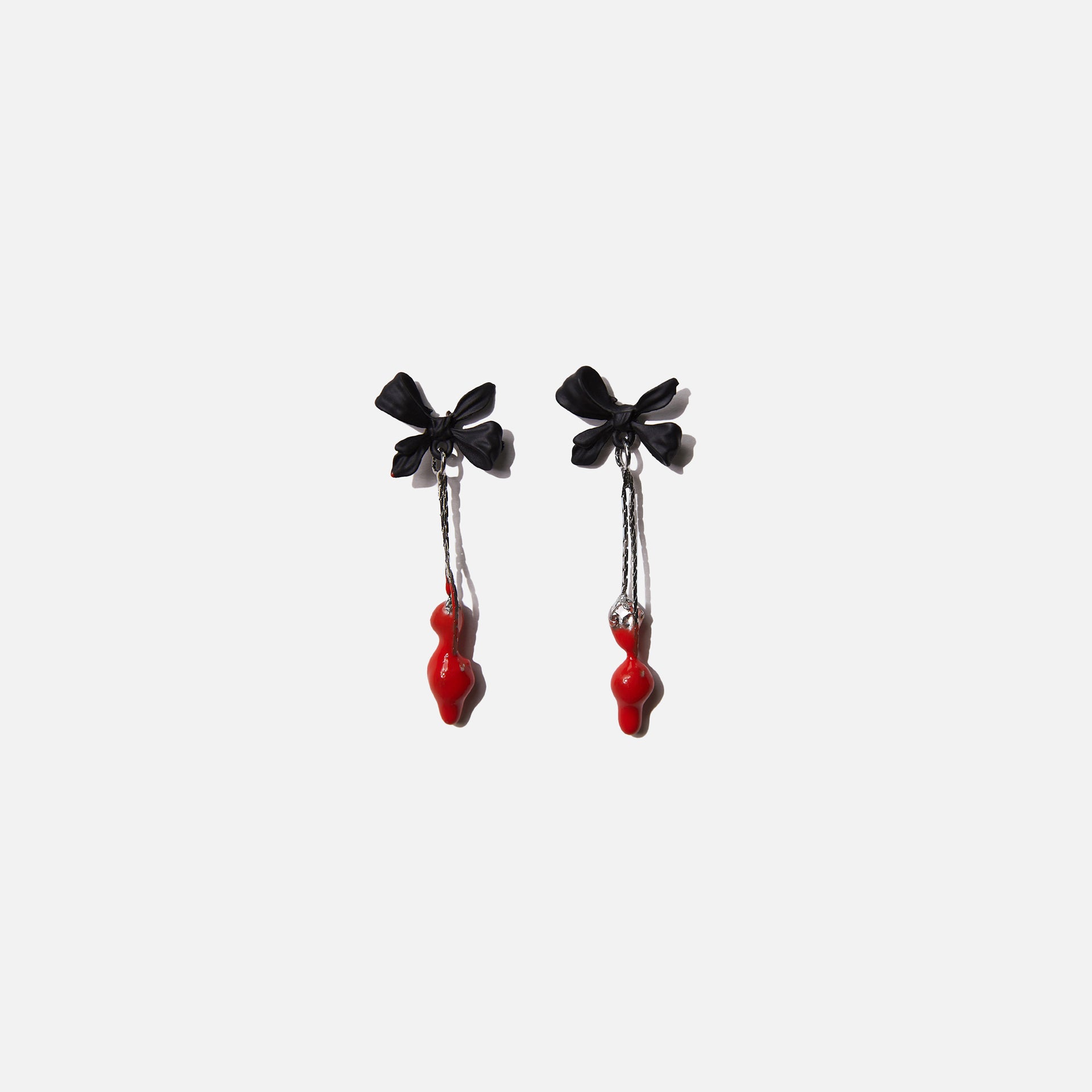 Ottolinger Dipped Ribbon Earrings - Black / Red