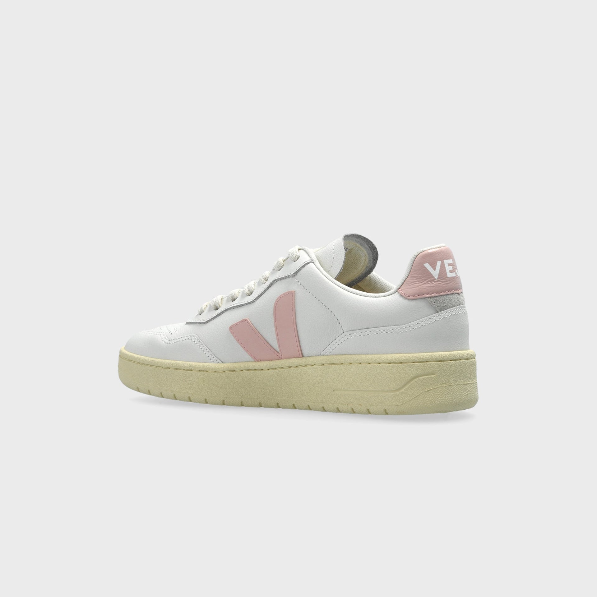 Veja V-90 - White / Petale