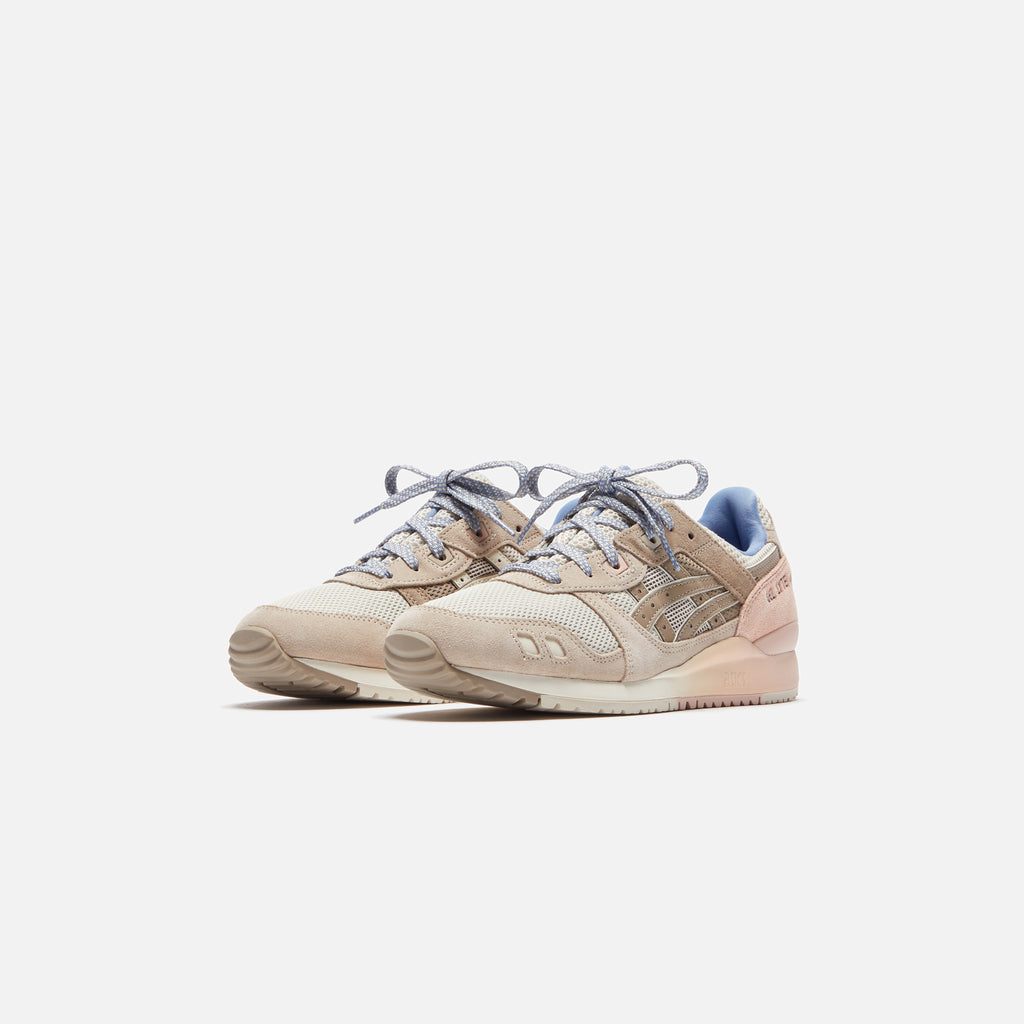 Vertrouwen op Andes 鍔 Asics Gel-Lyte III OG - Simply Taupe / Maple Sugar – Kith