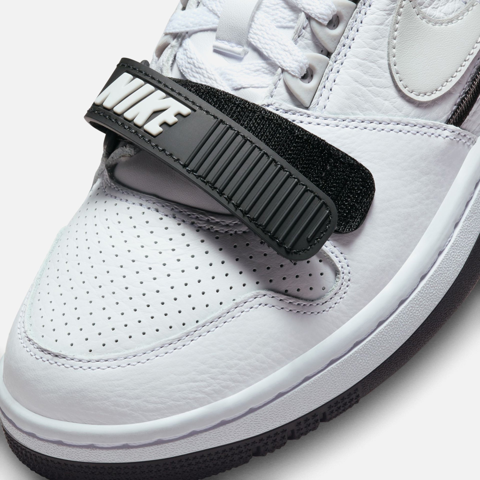 Nike Aaf88 Ltr - White / Neutral Grey / Black / Tech Grey / Orange