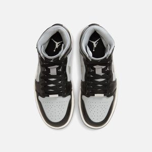 Nike WMNS Air Jordan 1 Mid SE - Black / Metallic Silver / Light Smoke