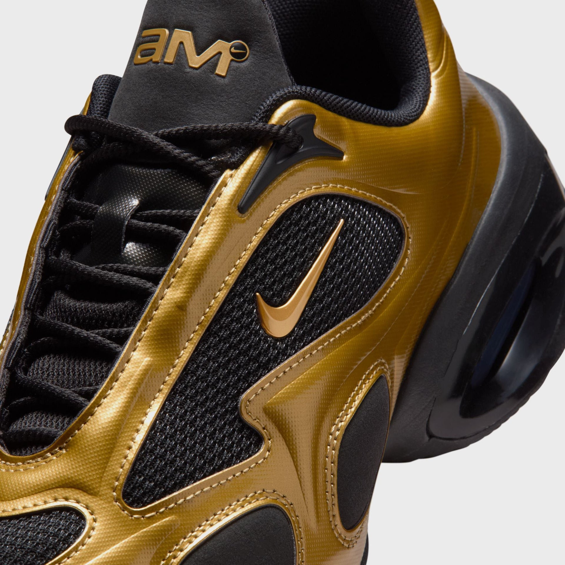 Nike WMNS Air Max Muse - Metallic Gold / Black