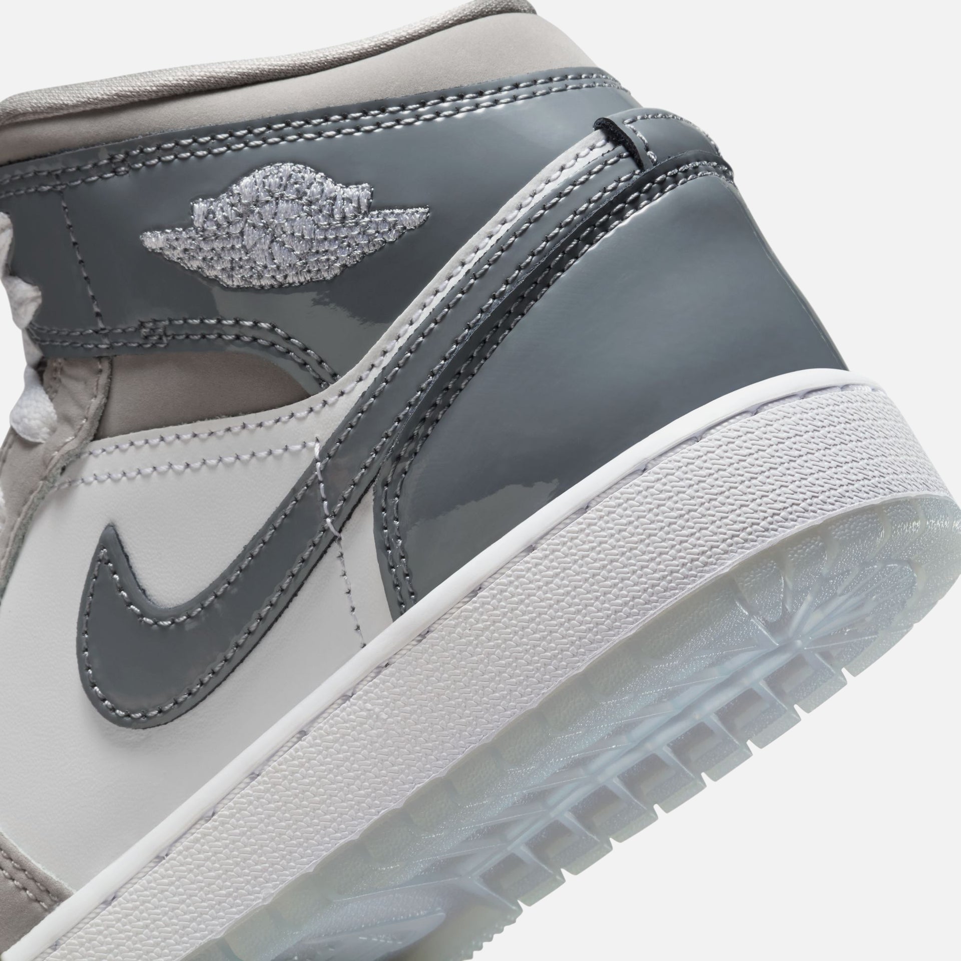 Jordan GS Air Jordan 1 Mid SE - White / Cool Grey / Med Grey