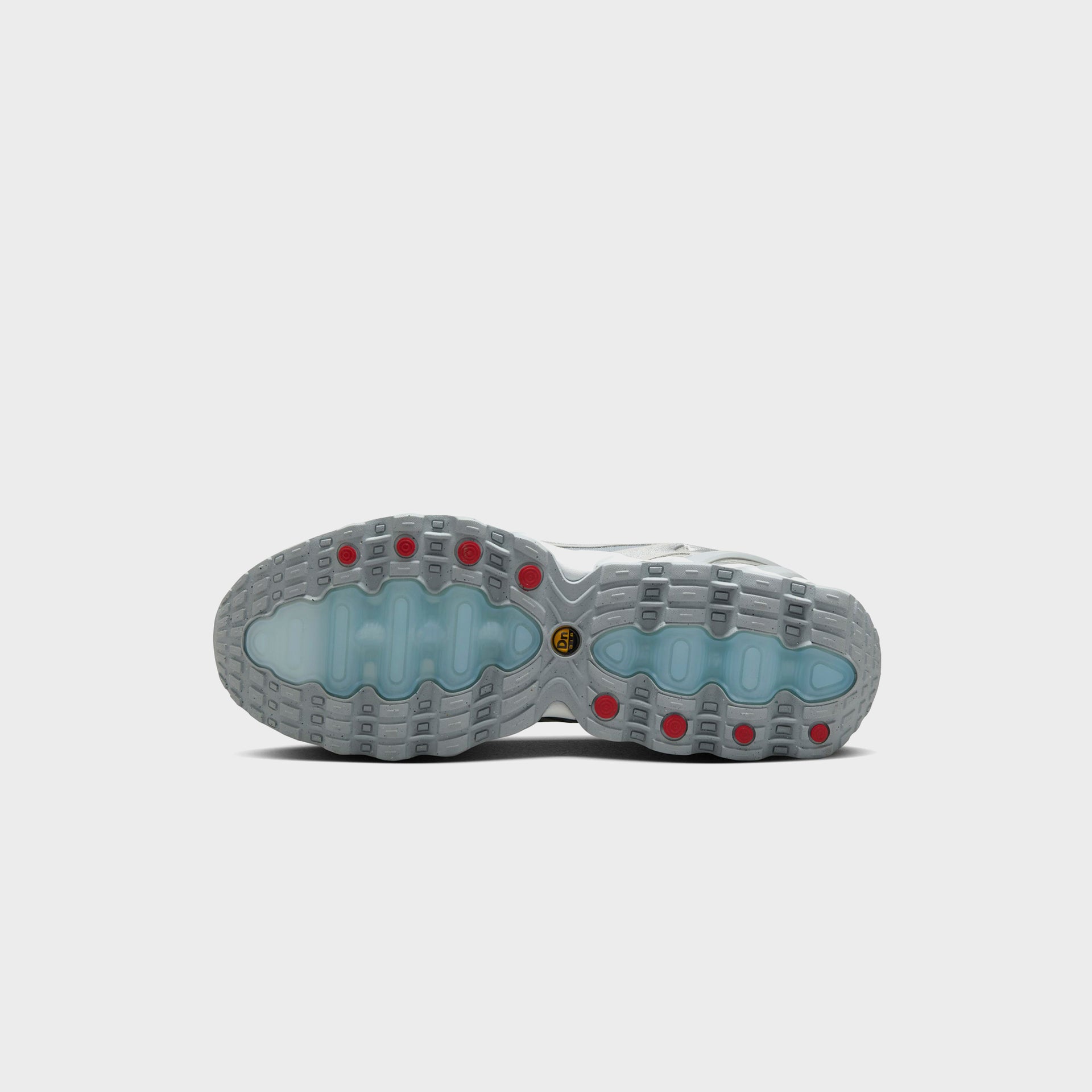 Nike WMNS Air Max Dn8 - Wolf Grey / Off-White / Metallic Silver