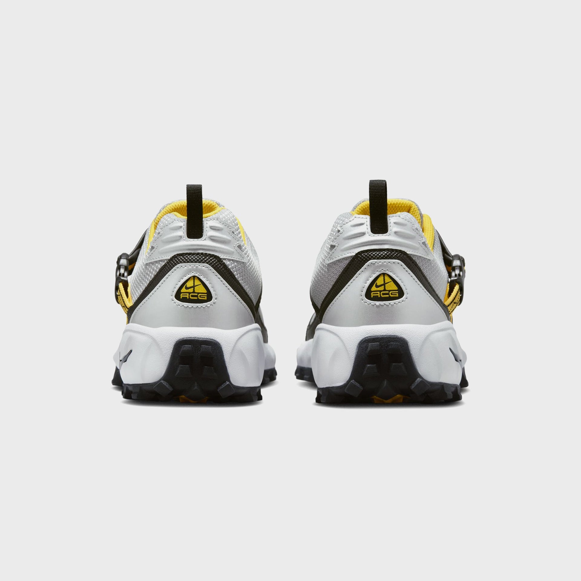 Nike ACG Phassad - Black / Yellow Zest / Metallic Silver