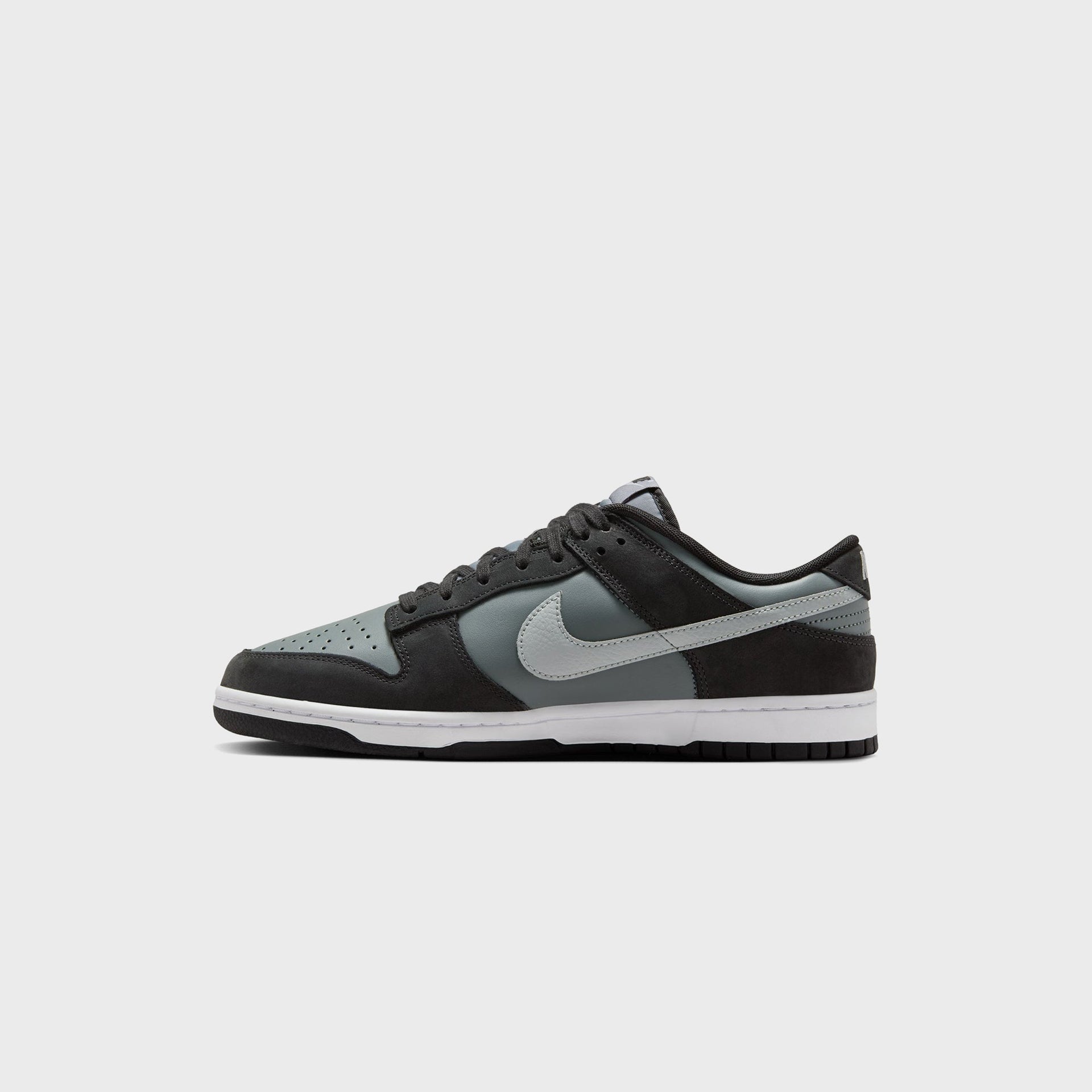 Nike Dunk Low  - Black / Light Smoke Grey / Smoke Grey / White