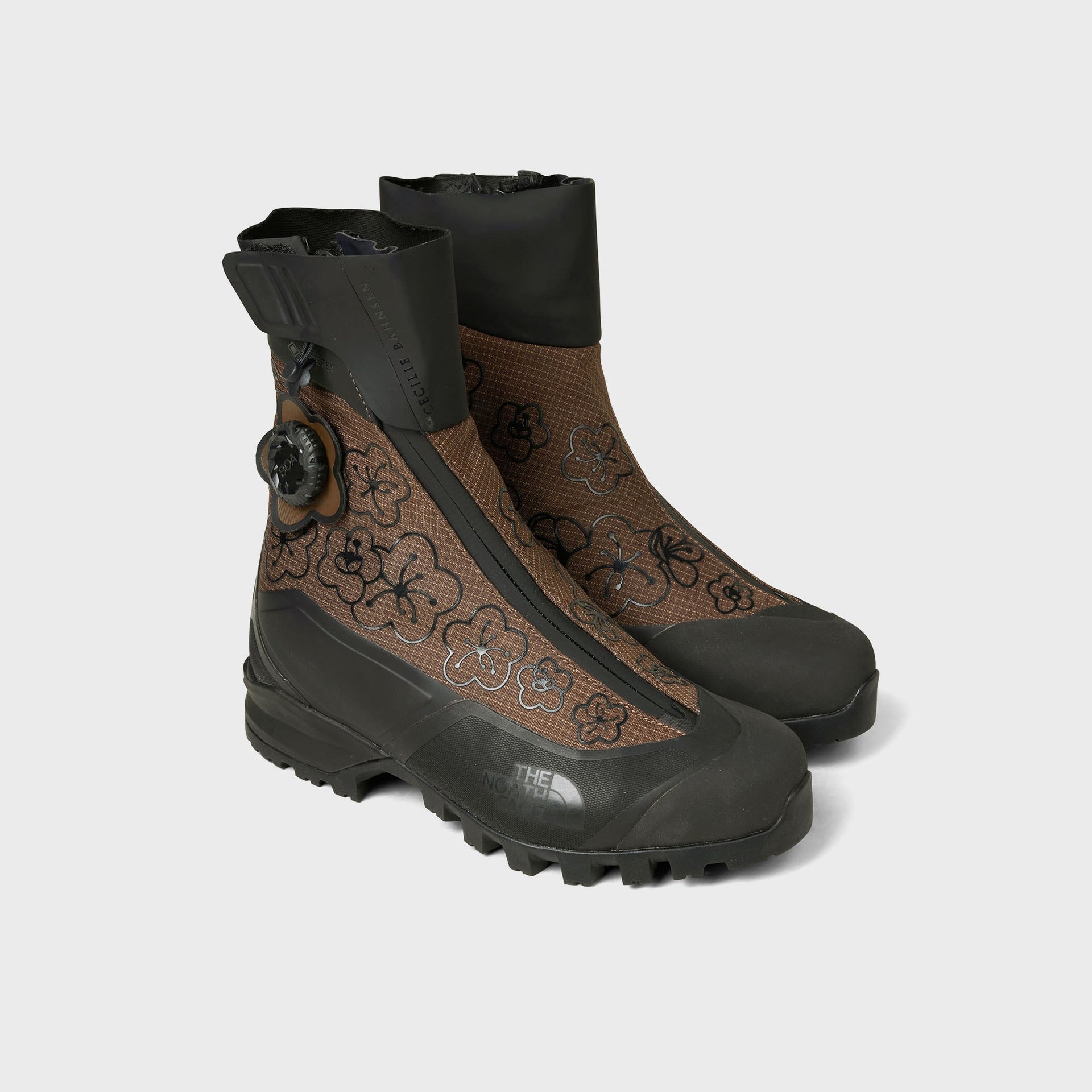 The North Face x Cecilie Bahnsen WMNS Sarit Verto SA GORE-TEX® Boots - TNF Black / TNF Brown