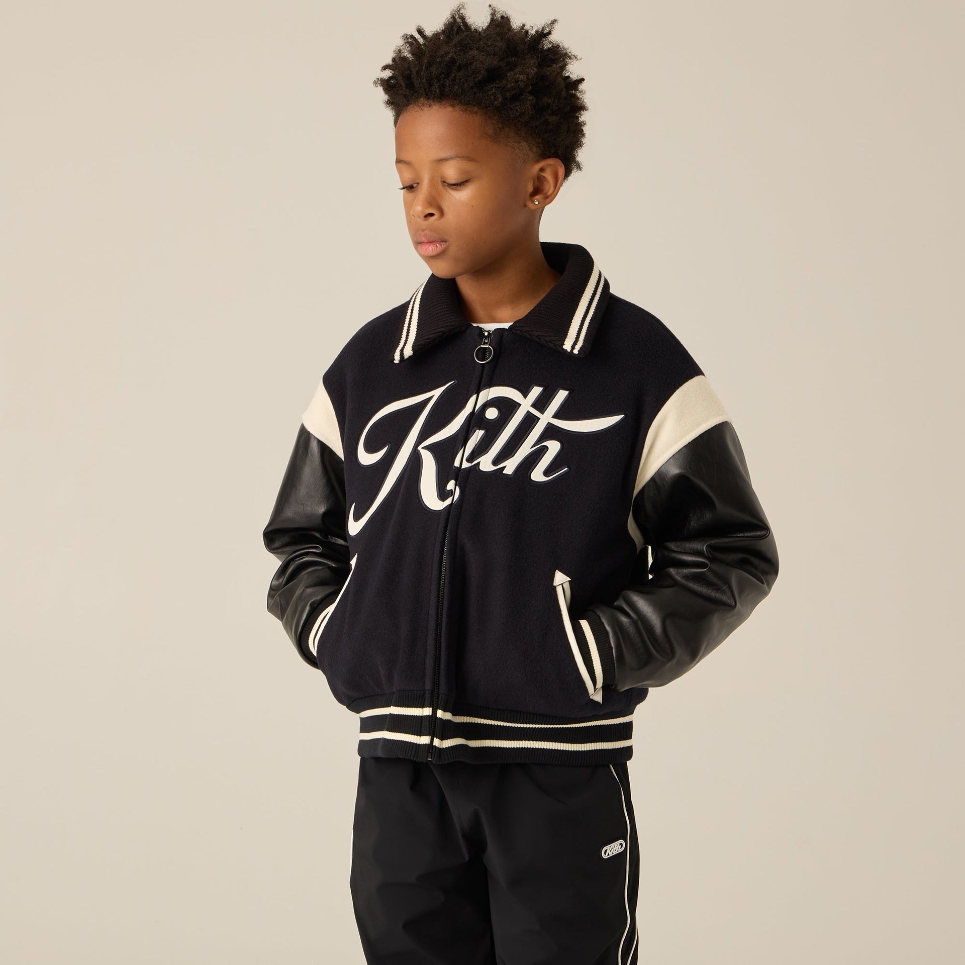 Erlebniswelt-fliegenfischenShops Kids NY to The World Varsity Jacket - Ink