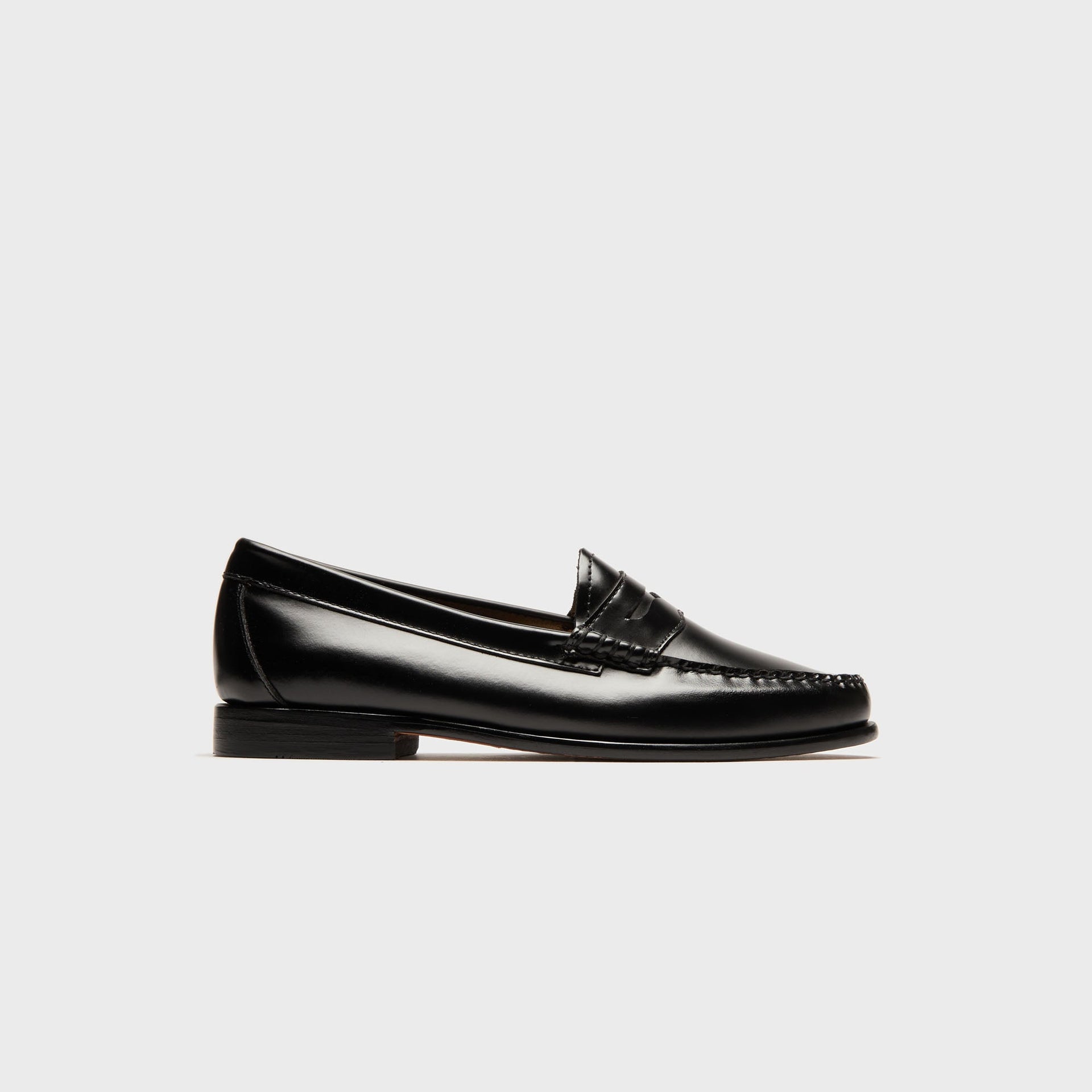 G.H. Bass WMNS Whitney Weejun Venetian Loafer - Black