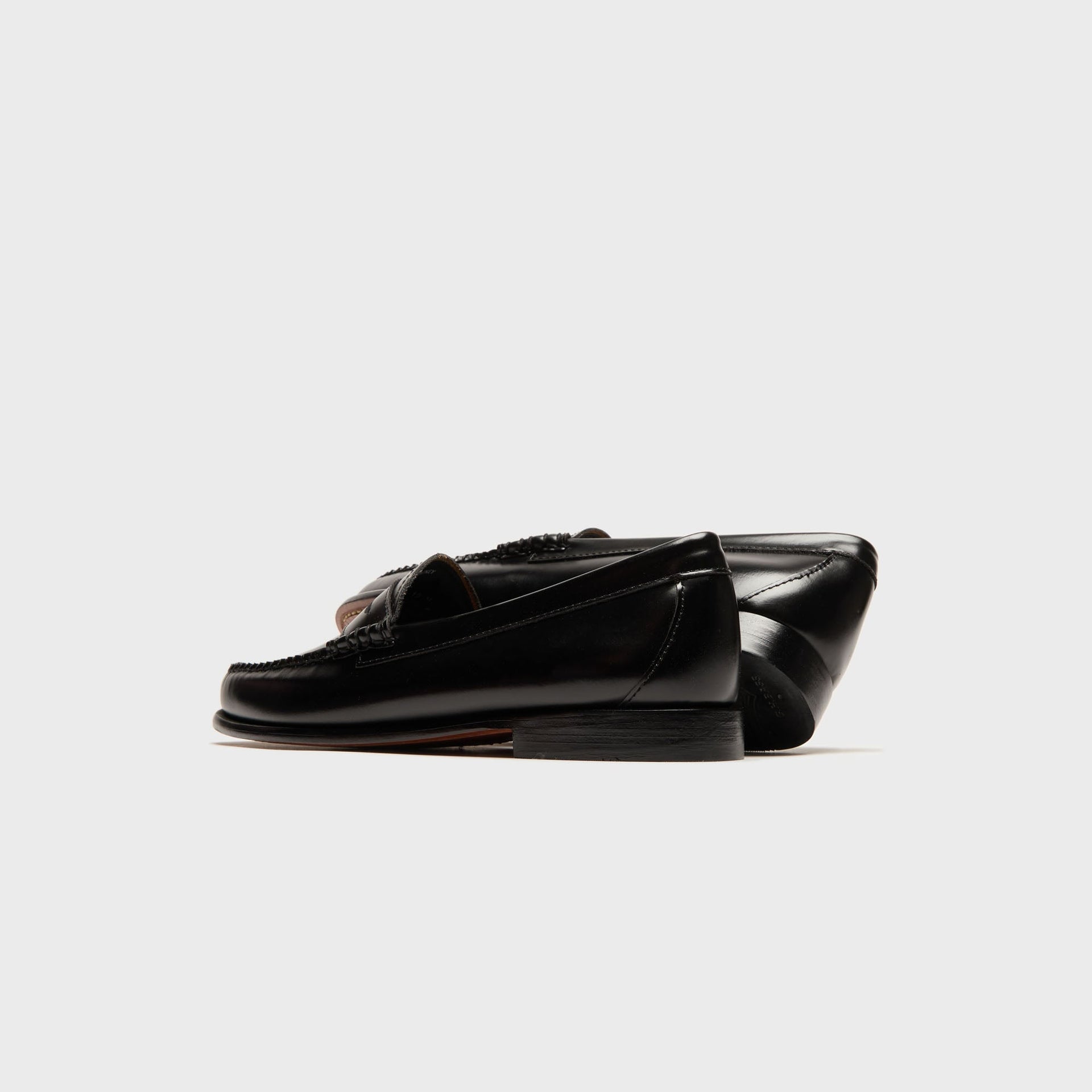 G.H. Bass WMNS Whitney Weejun Venetian Loafer - Black
