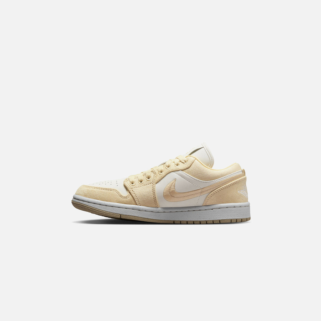 Nike WMNS Air Jordan 1 Low SE - Team Gold / Sail