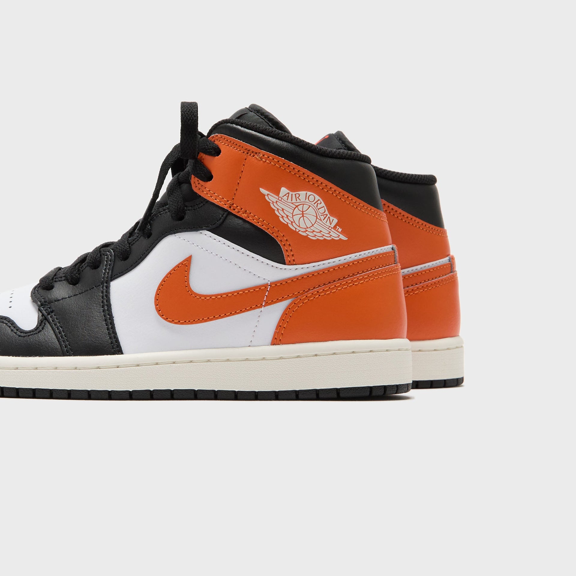 Jordan Air Jordan 1 Mid - Starfish / Black / White / Sail