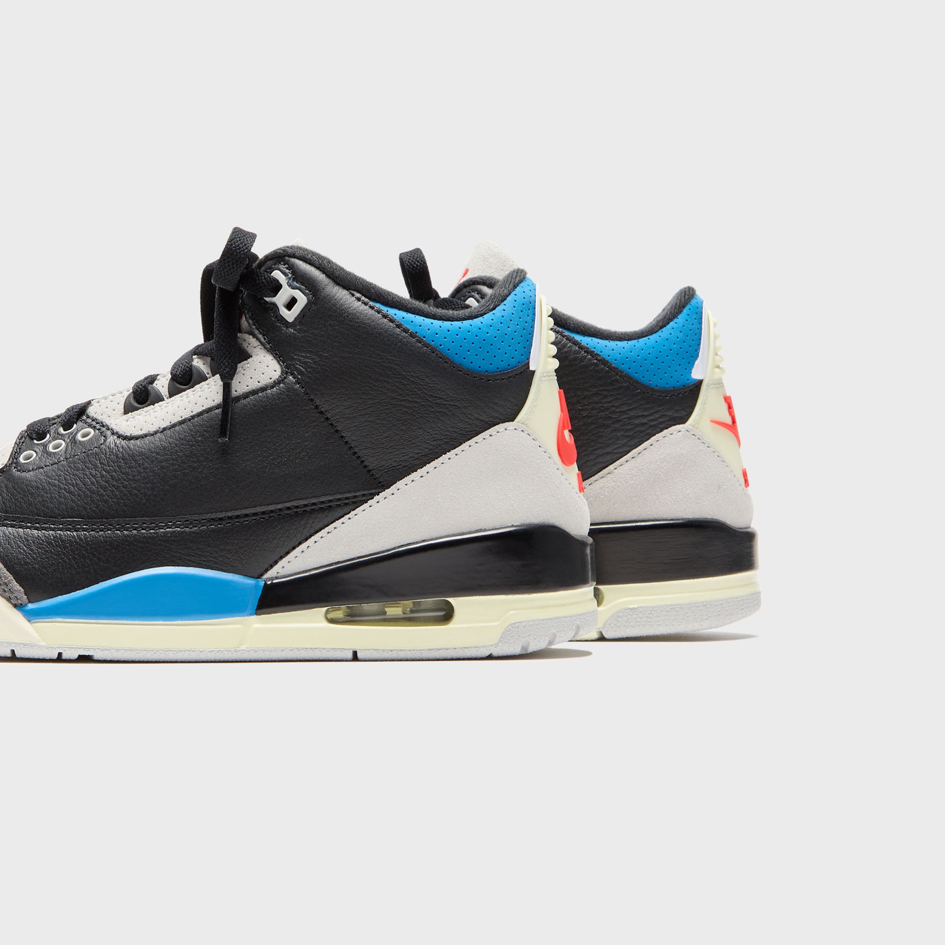 Jordan Air Jordan 3 Retro OG - Black / Chile Red / Neutral Grey / Military Blue / Coconut Milk