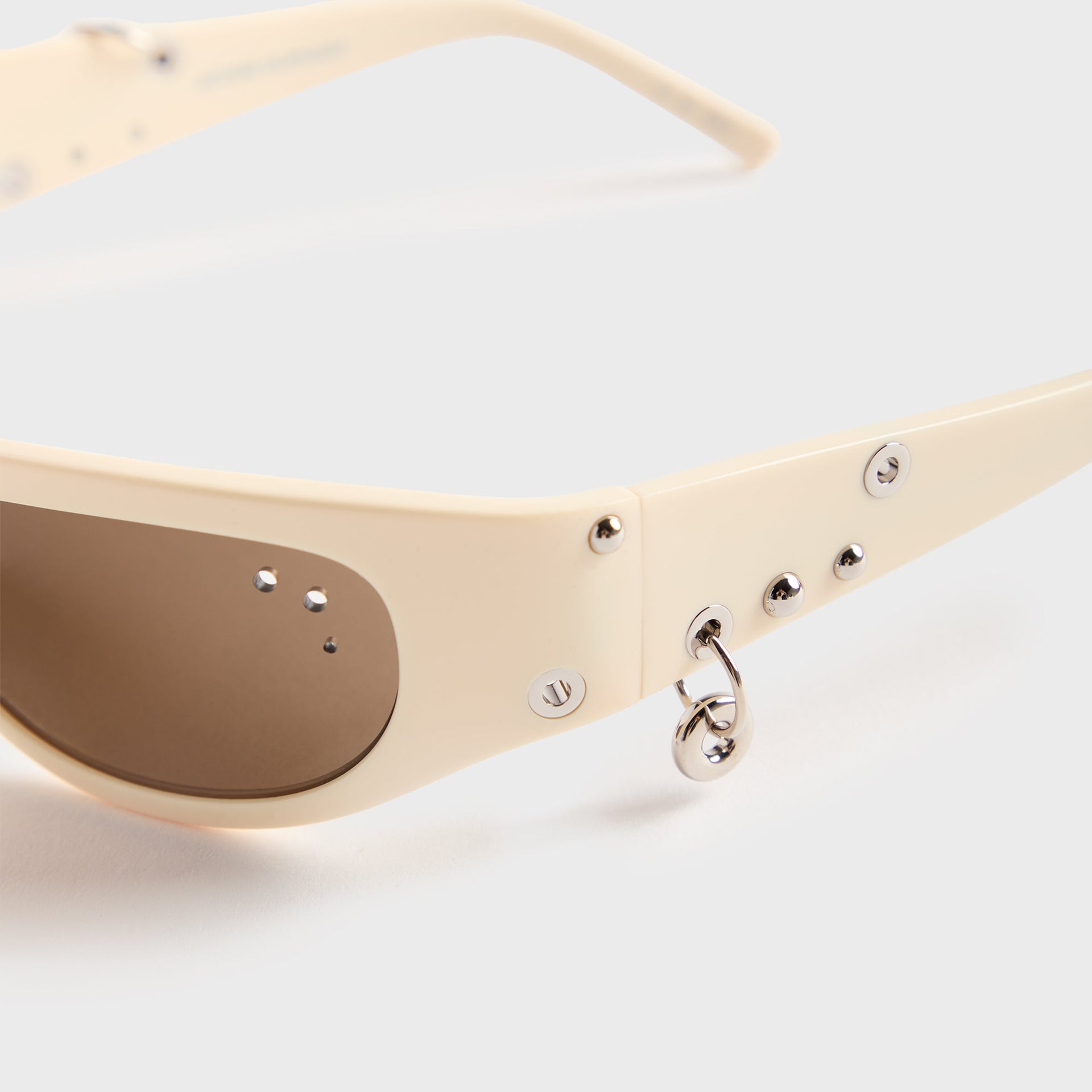 Justine Clenquet Clara Sunglasses in Beige