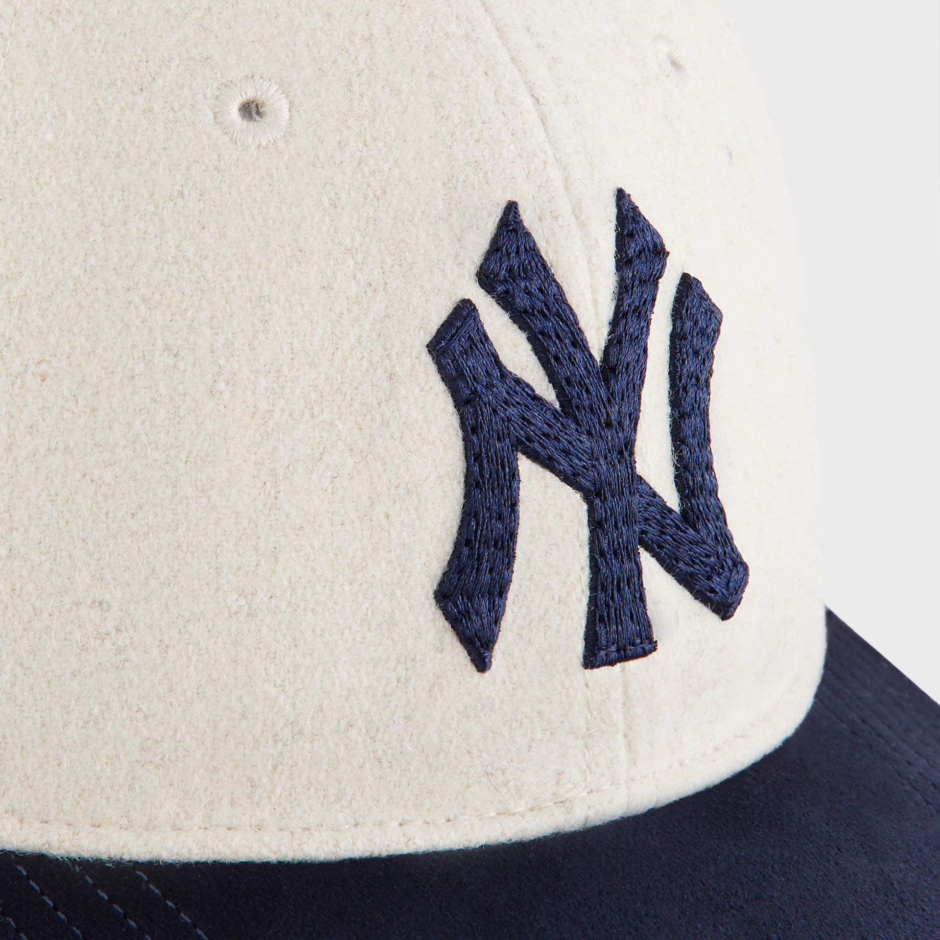 Kith & New Era for the New York Yankees Two-Tone Heavy Twill Franchise LS Cap - Sandrift
