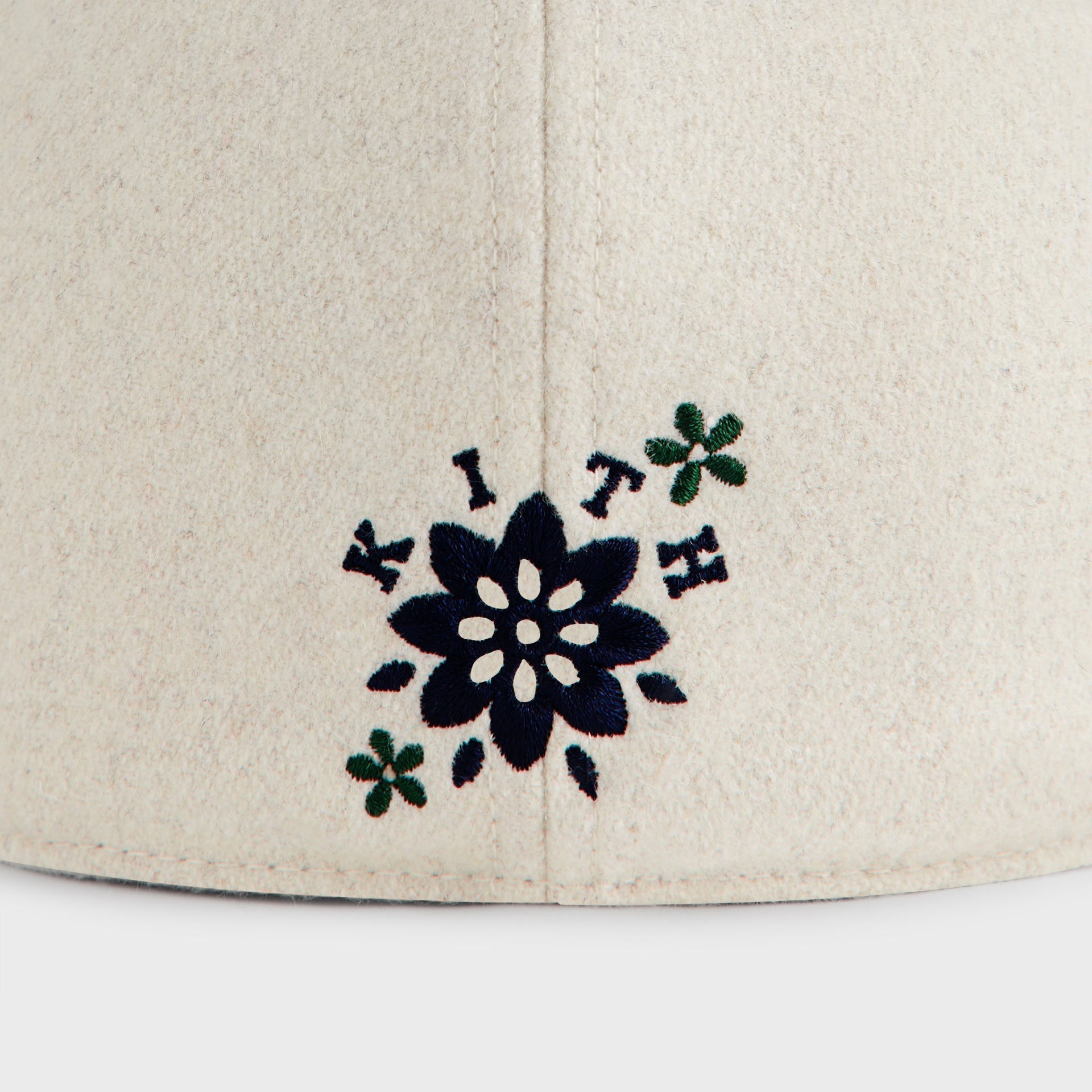 Kith & New Era for the New York Yankees Two-Tone Heavy Twill Franchise LS Cap - Sandrift