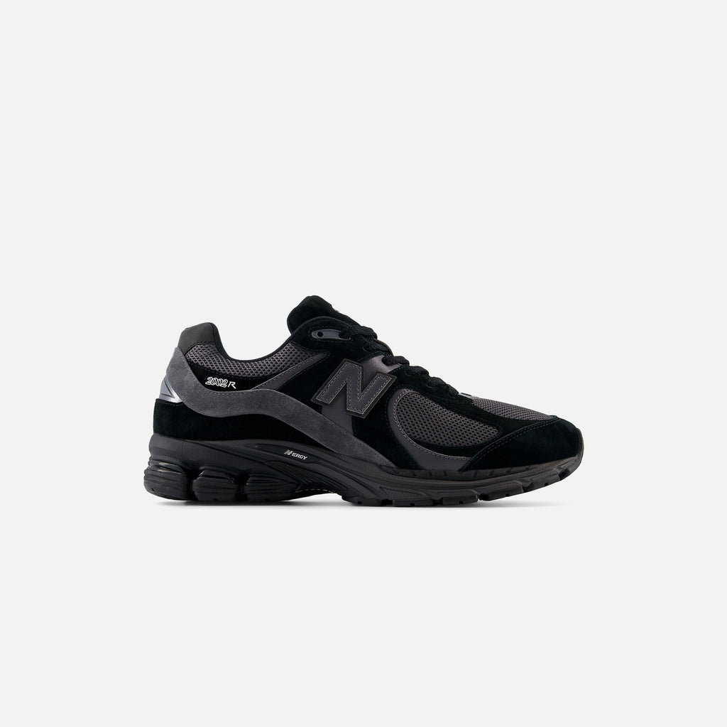 New Balance 2002R - Black / Magnet – Kith 
