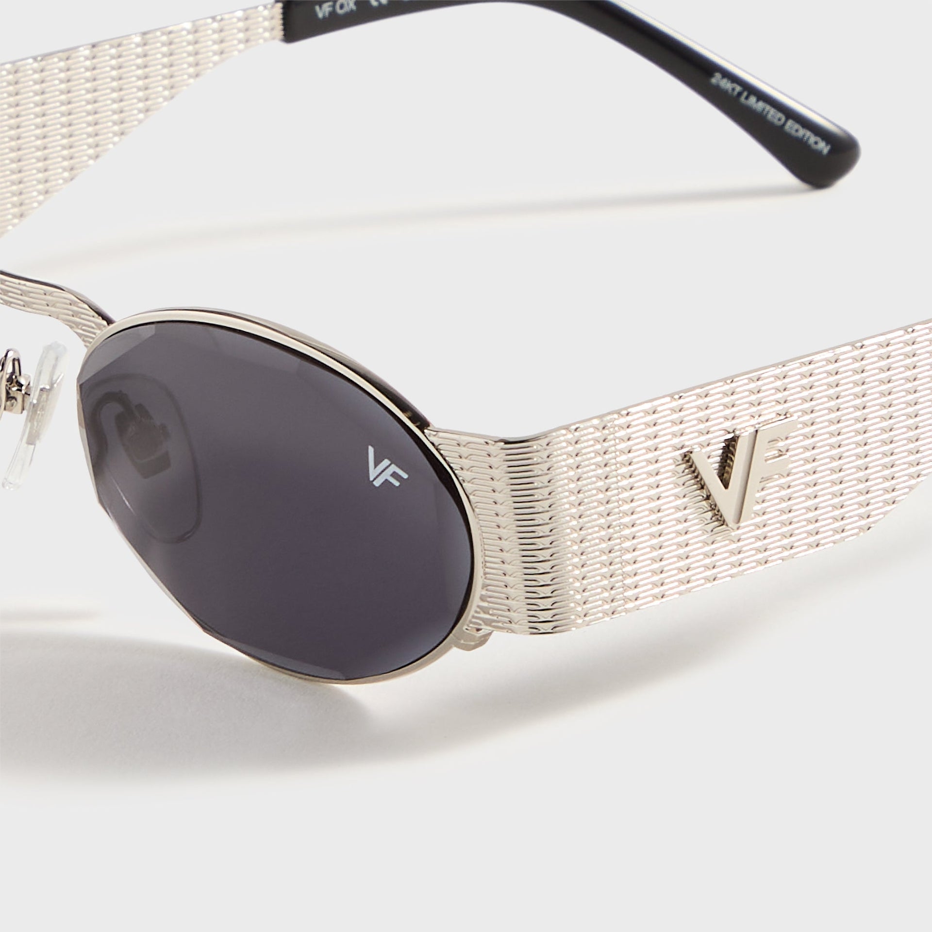 Vintage Frames OX 24KT in White Gold / Black