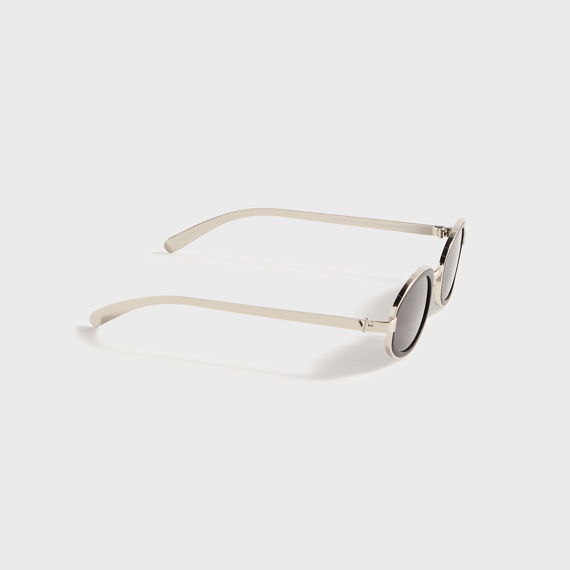 Vintage Frames Sincere 24KT in White Gold / Matte Black
