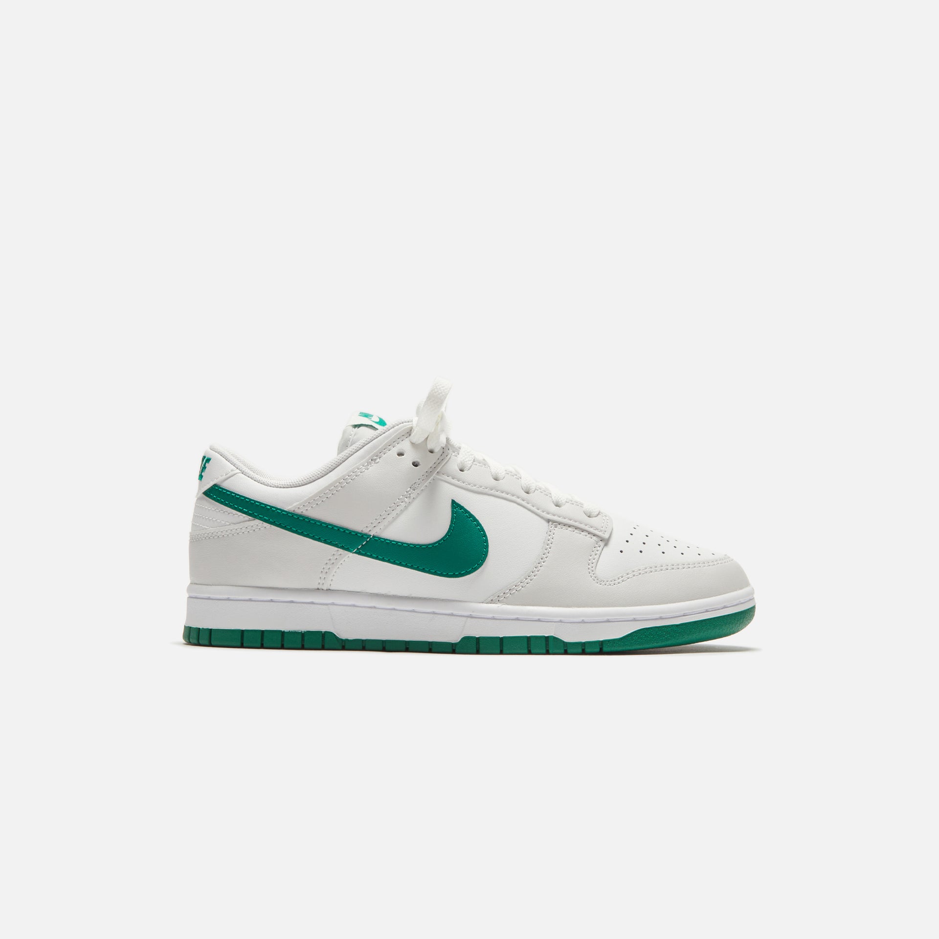 Nike Dunk Low Retro - Summit White / Malachite / Platinum