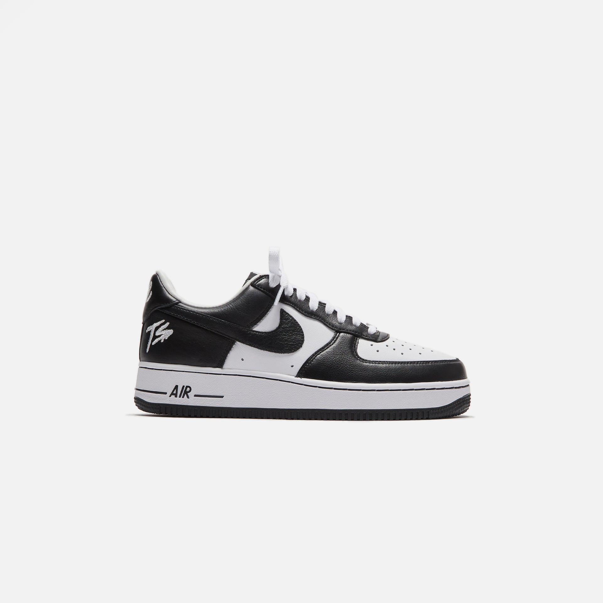 Nike x Terror Squad Air Force 1 Low - White / Black