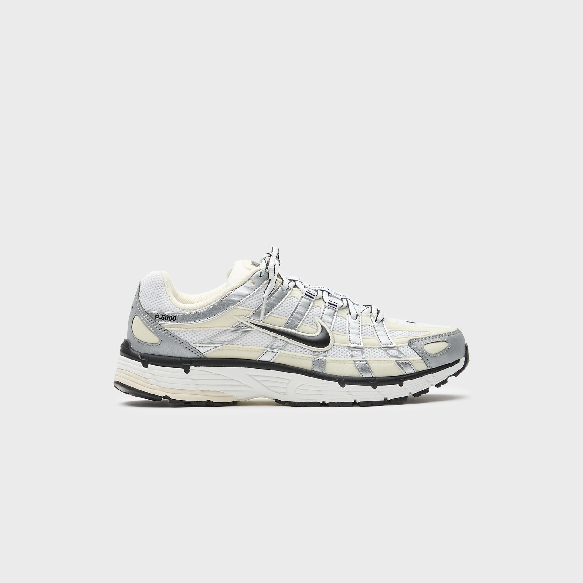 Nike WMNS P-6000 - Coconut Milk / Black / Summit White