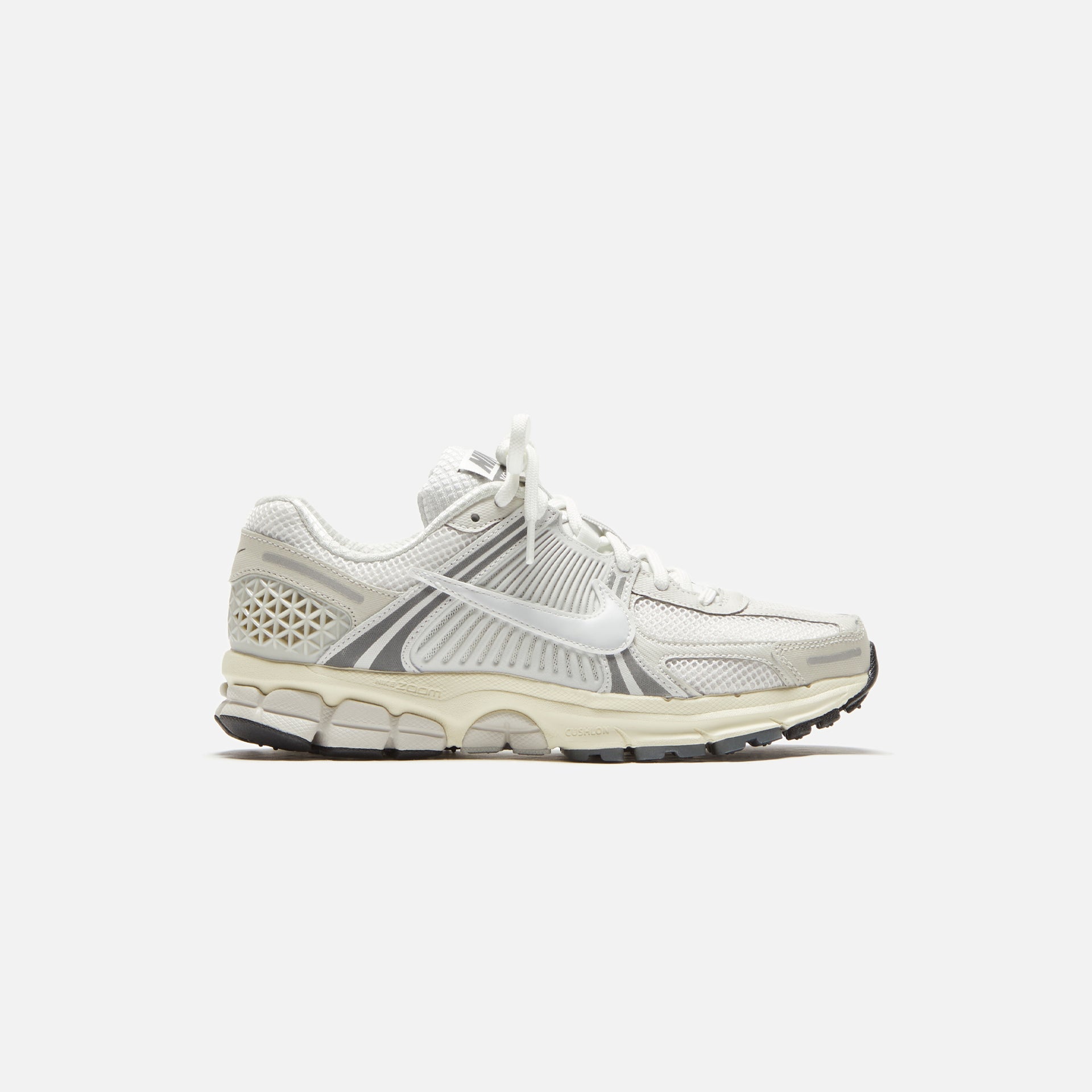 Nike Zoom Vomero 5 - Platinum Tint / Photon Dust