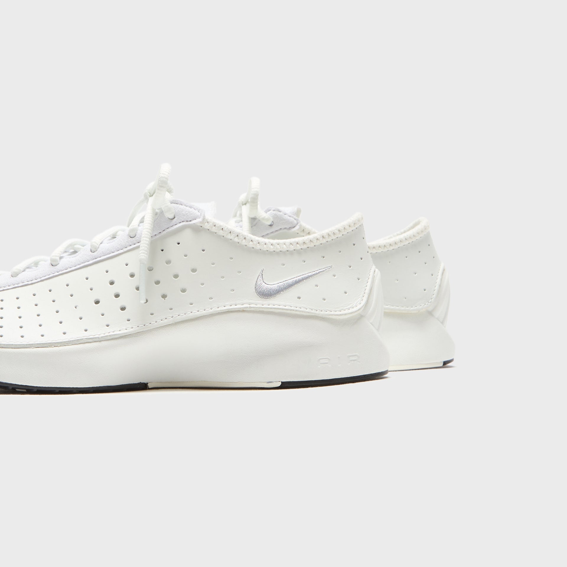 Nike WMNS Air Superfly - White / Metallic Silver / Black / Sail