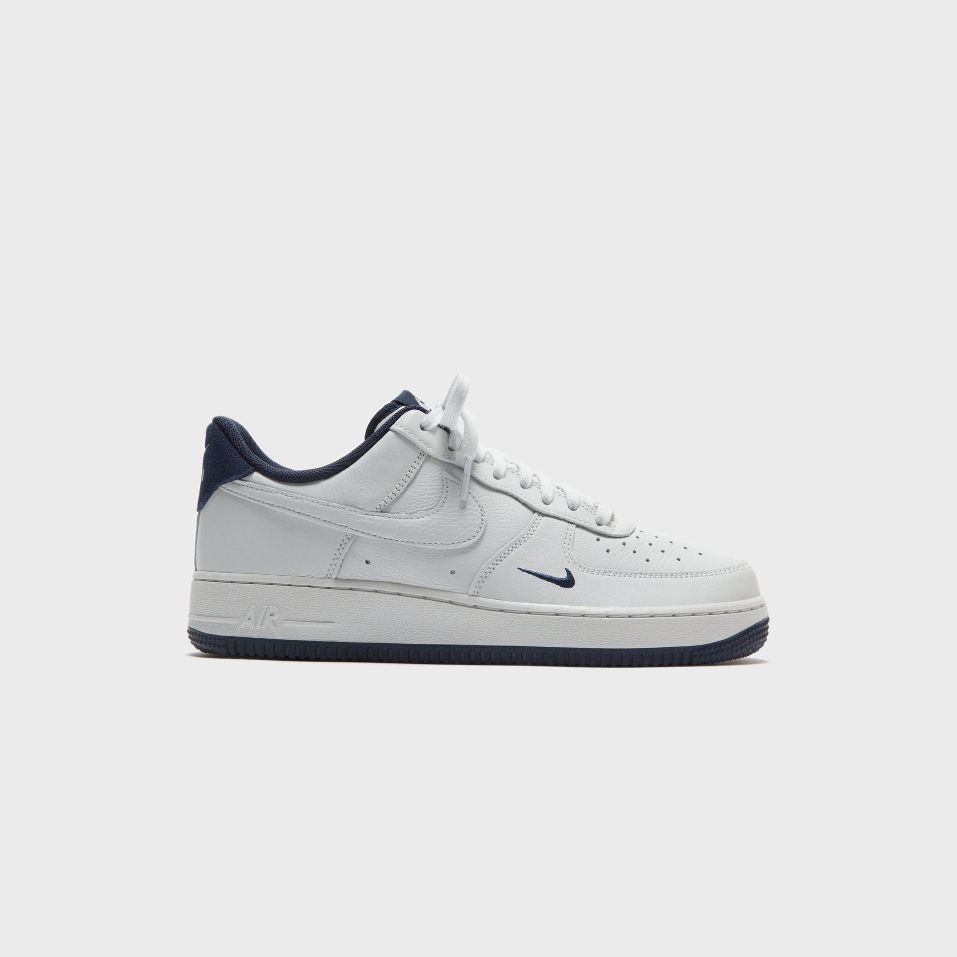 Nike Air Force 1 ’07 Lv8 - Photon Dust / Obsidian / Photon Dust