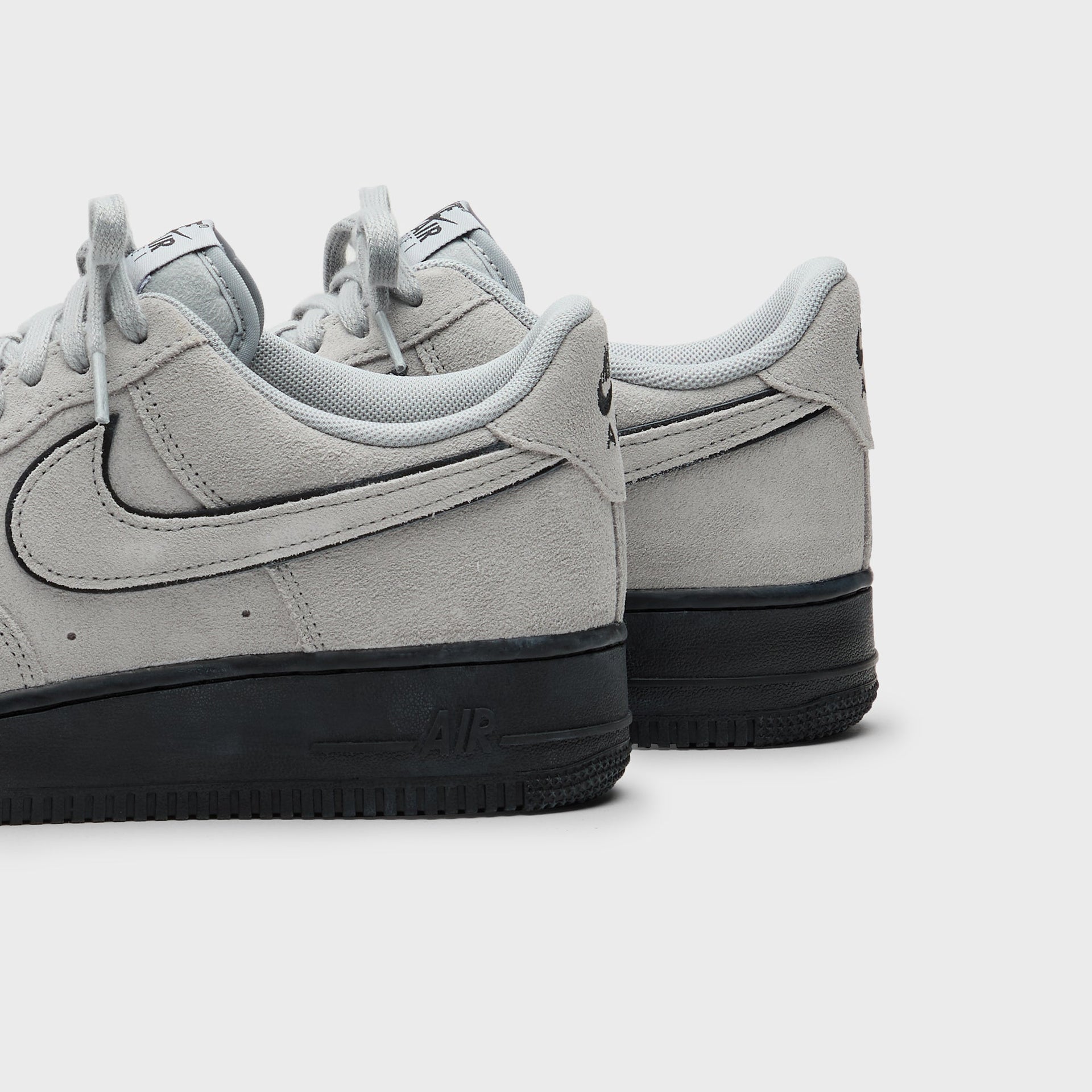 Nike Air Force 1 '07 LV8 - Light Smoke Grey / Light Smoke Grey / Black