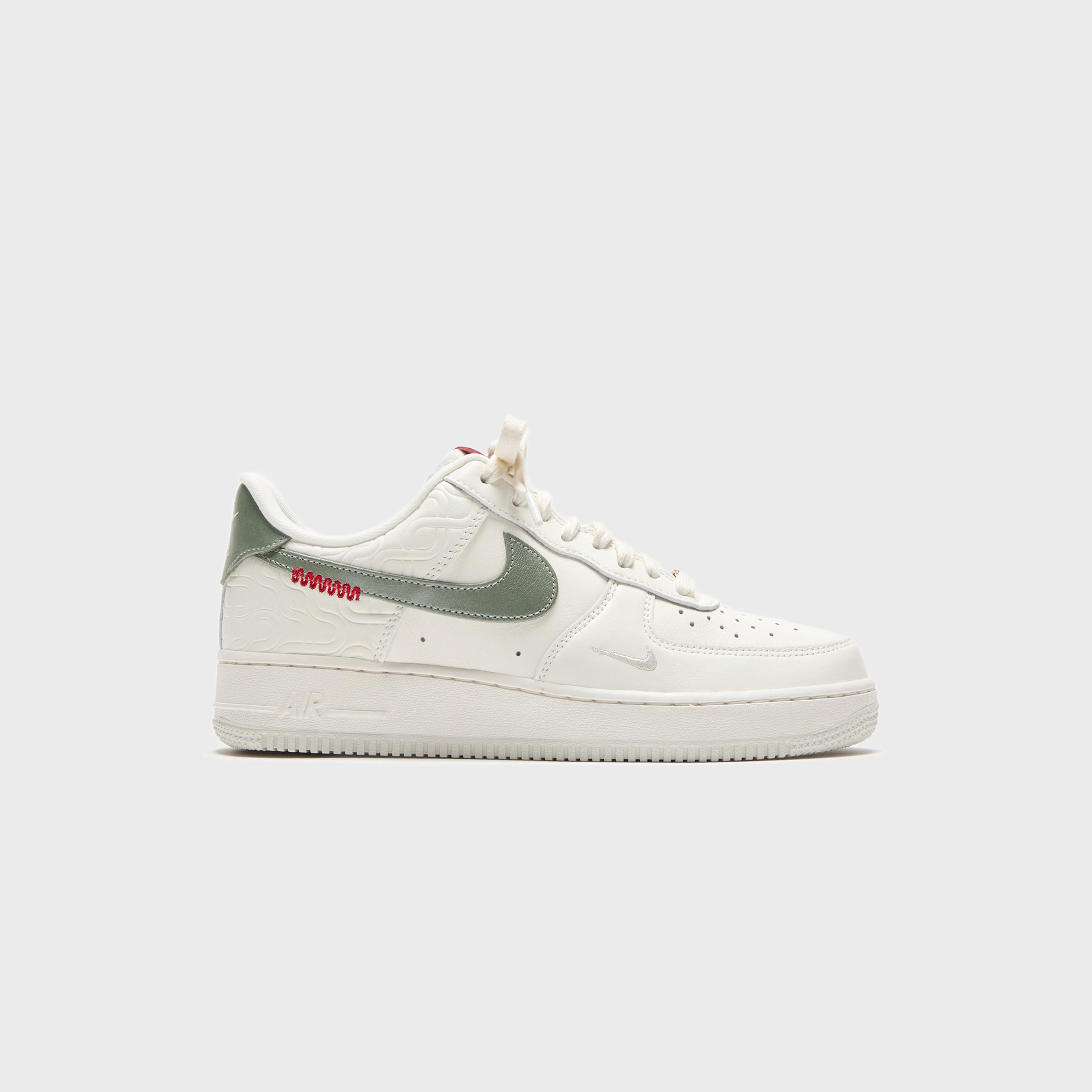 Nike Air Force 1 Low - Sail / Jade Horizon / Light Bone / University Red / Metallic Gold