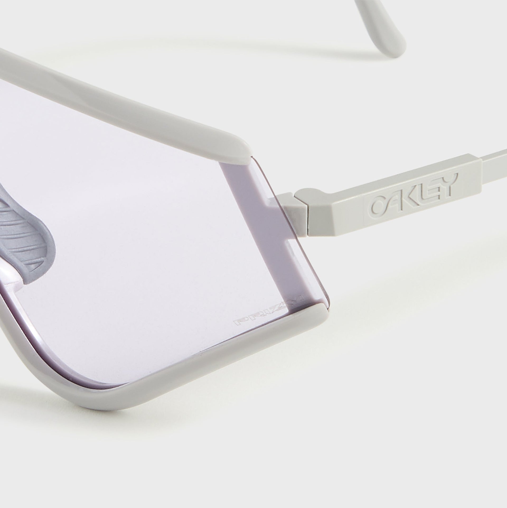 Oakley Eyeshade in Cool Grey / Prizm Low Light