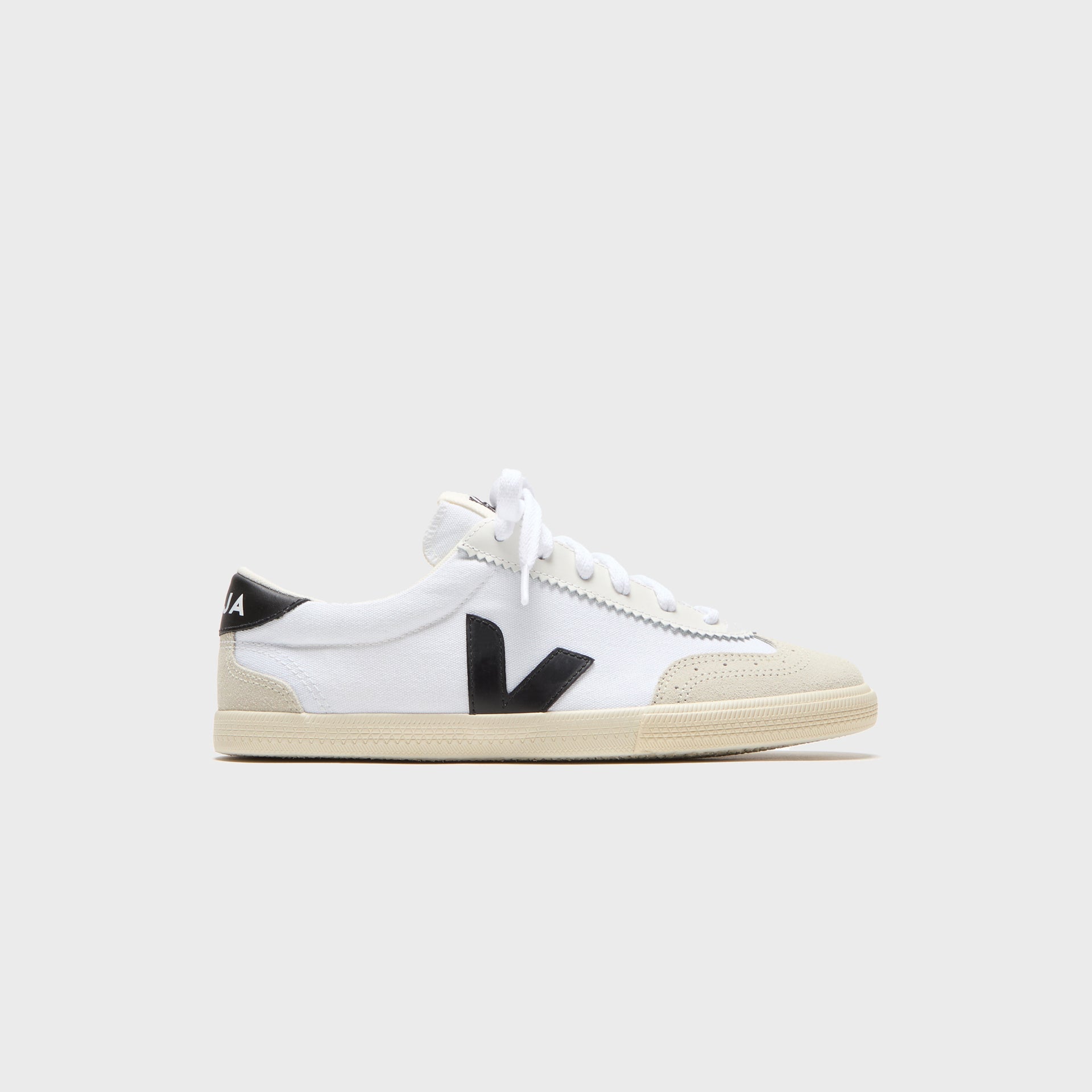 Veja WMNS Volley - White / Black