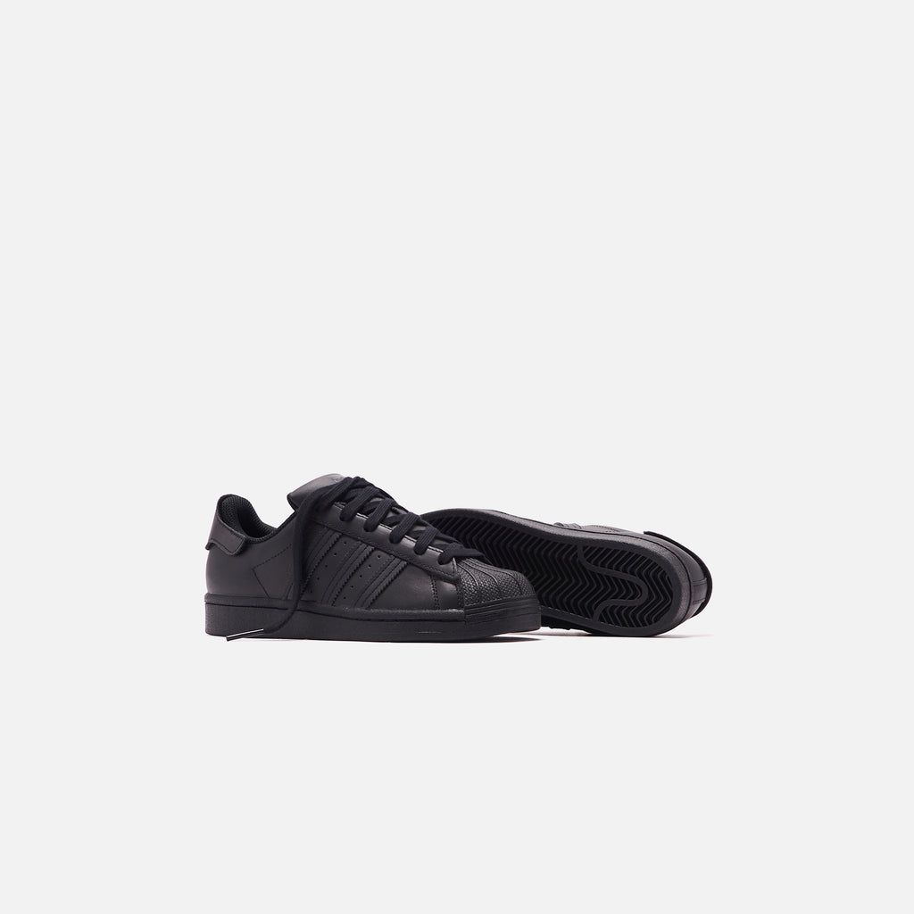 Adidas superstar black velcro hotsell