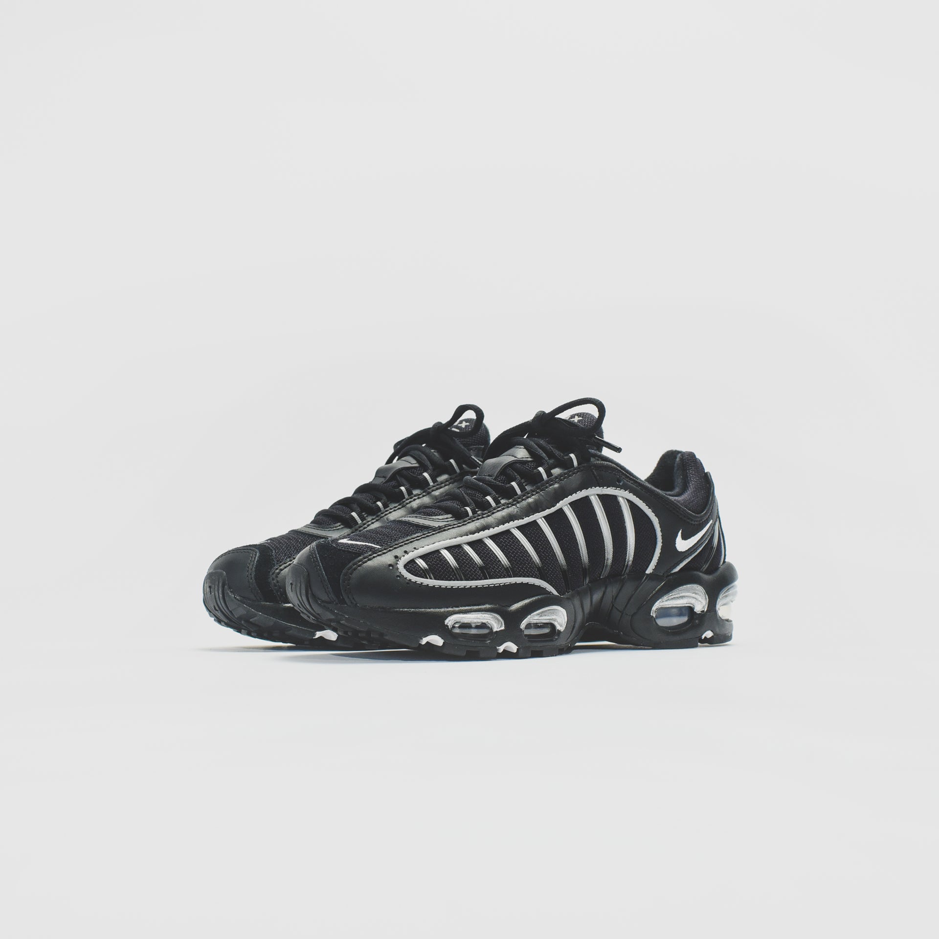 Nike Air Max Tailwind IV - Black / White / Metallic Silver