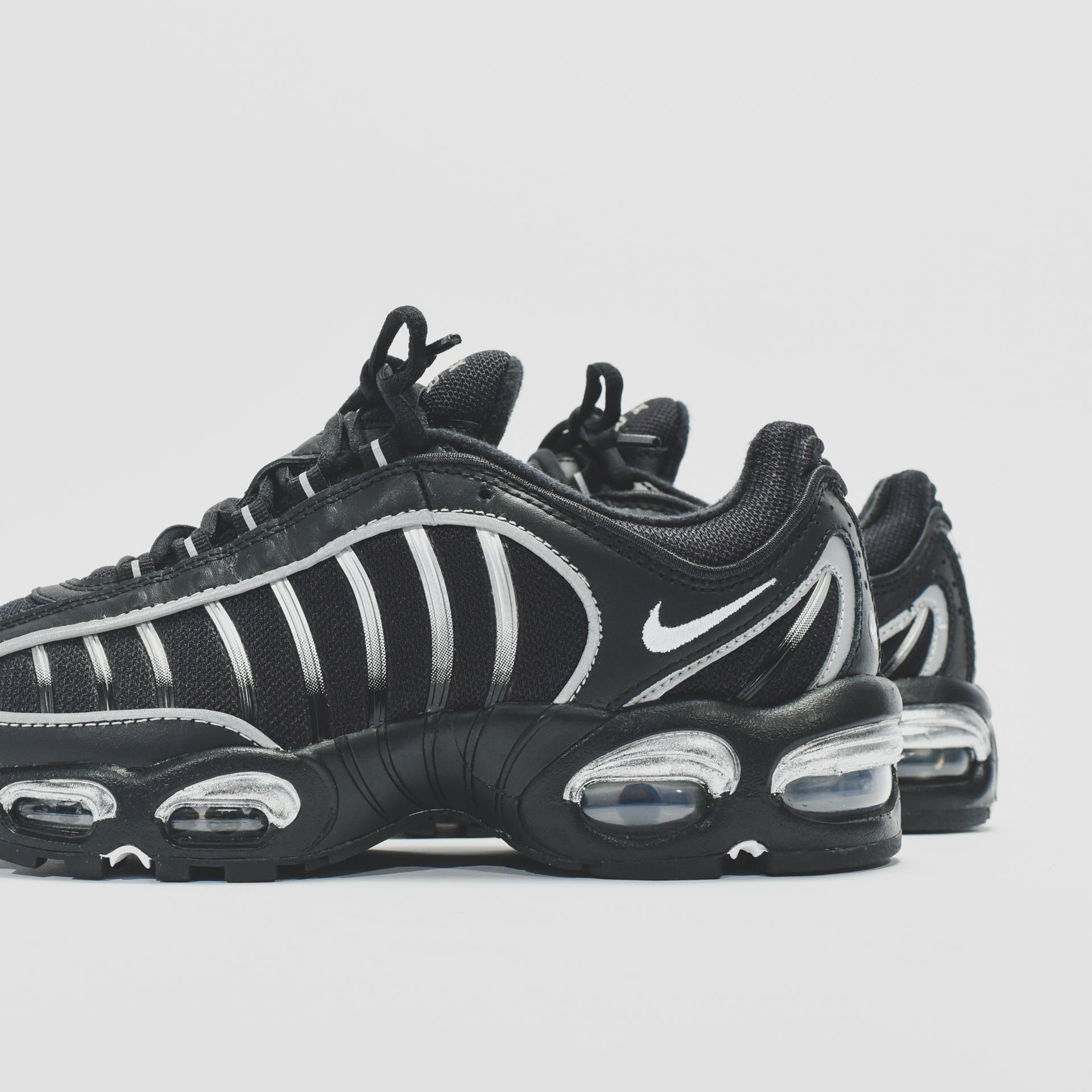 Nike Air Max Tailwind IV - Black / White / Metallic Silver