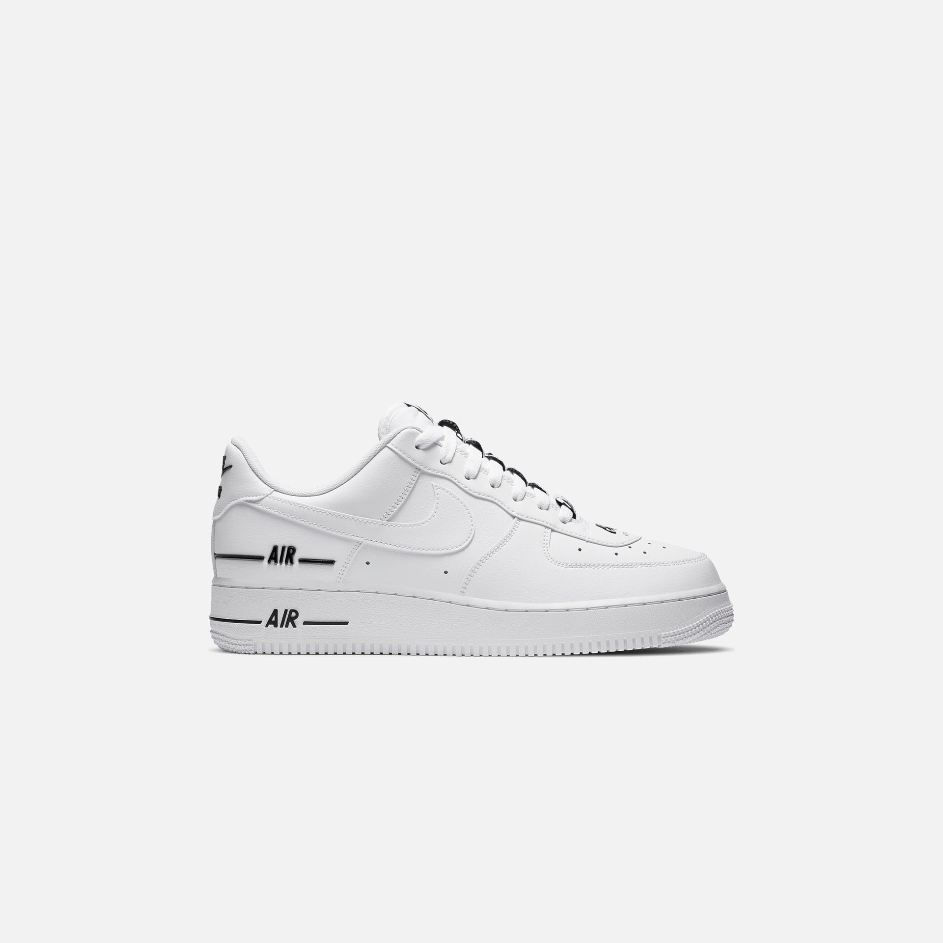 Nike Air Force 1 `07 LV8 - White / Black