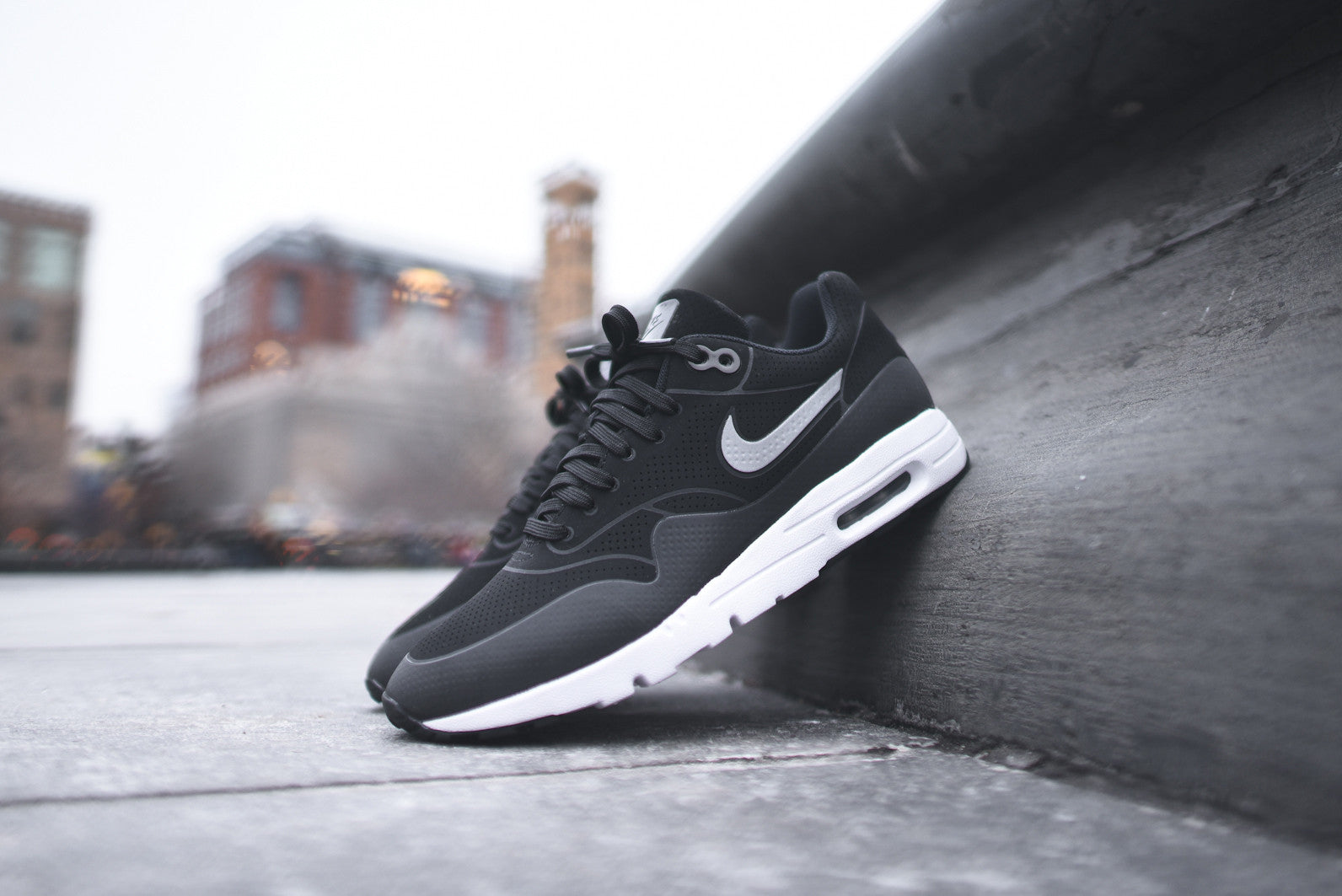 Nike WMNS Air Max 1 Ultra Moire - Black / Metallic Silver