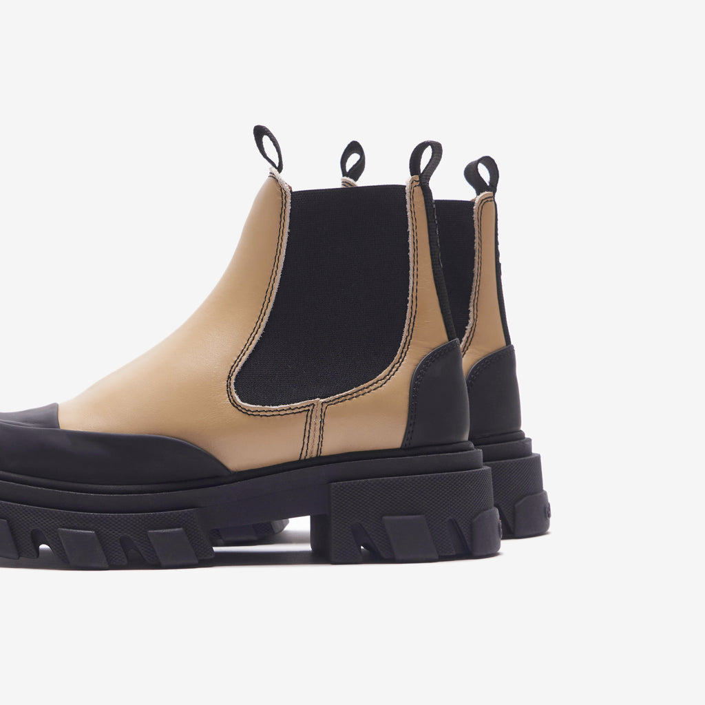 Ganni Cleated Low Chelsea Boot - Sand – Kith