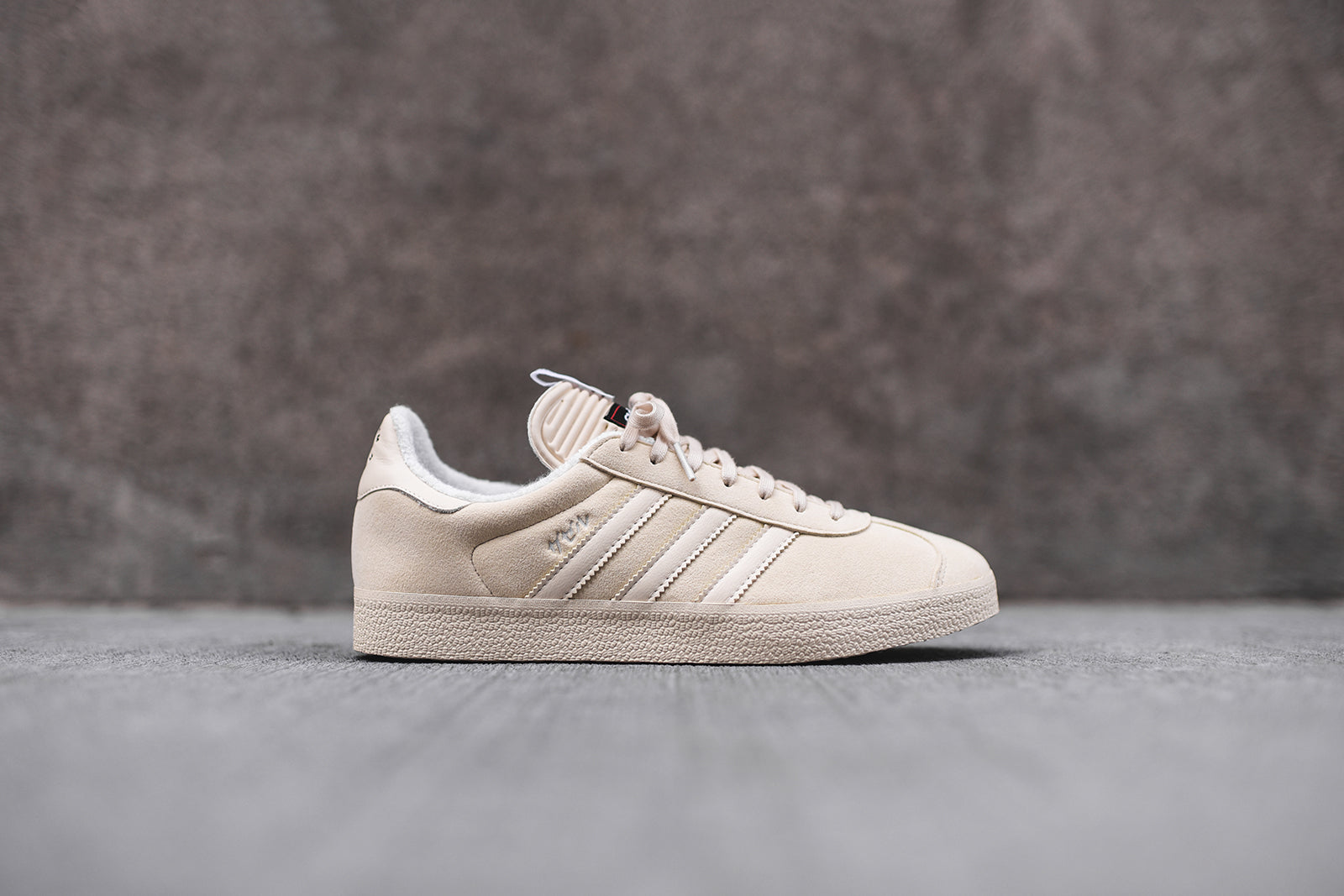 adidas Consortium x Slam Jam x United Arrows & Sons Gazelle - Beige Kith adidas Consortium x Slam Jam x United Arrows & Sons Gazelle - Beige Kith