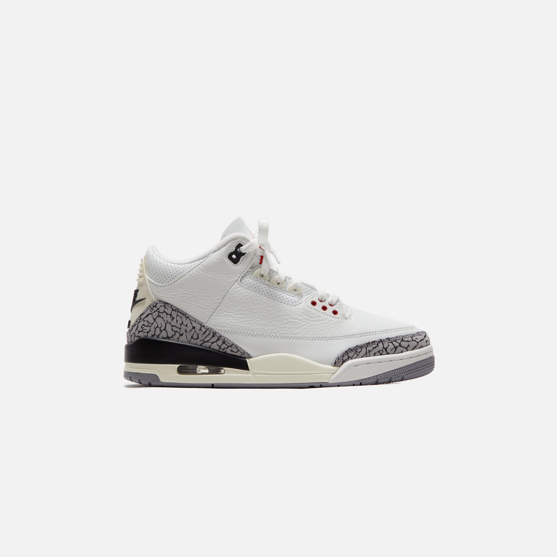 Nike Air Jordan 3 Retro - Summit White / Fire Red / Black / Cement